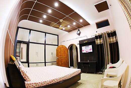 Duggal Homestay ( In The Heart Of City )