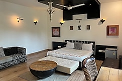 Aakriti Hotels, Gurgaon