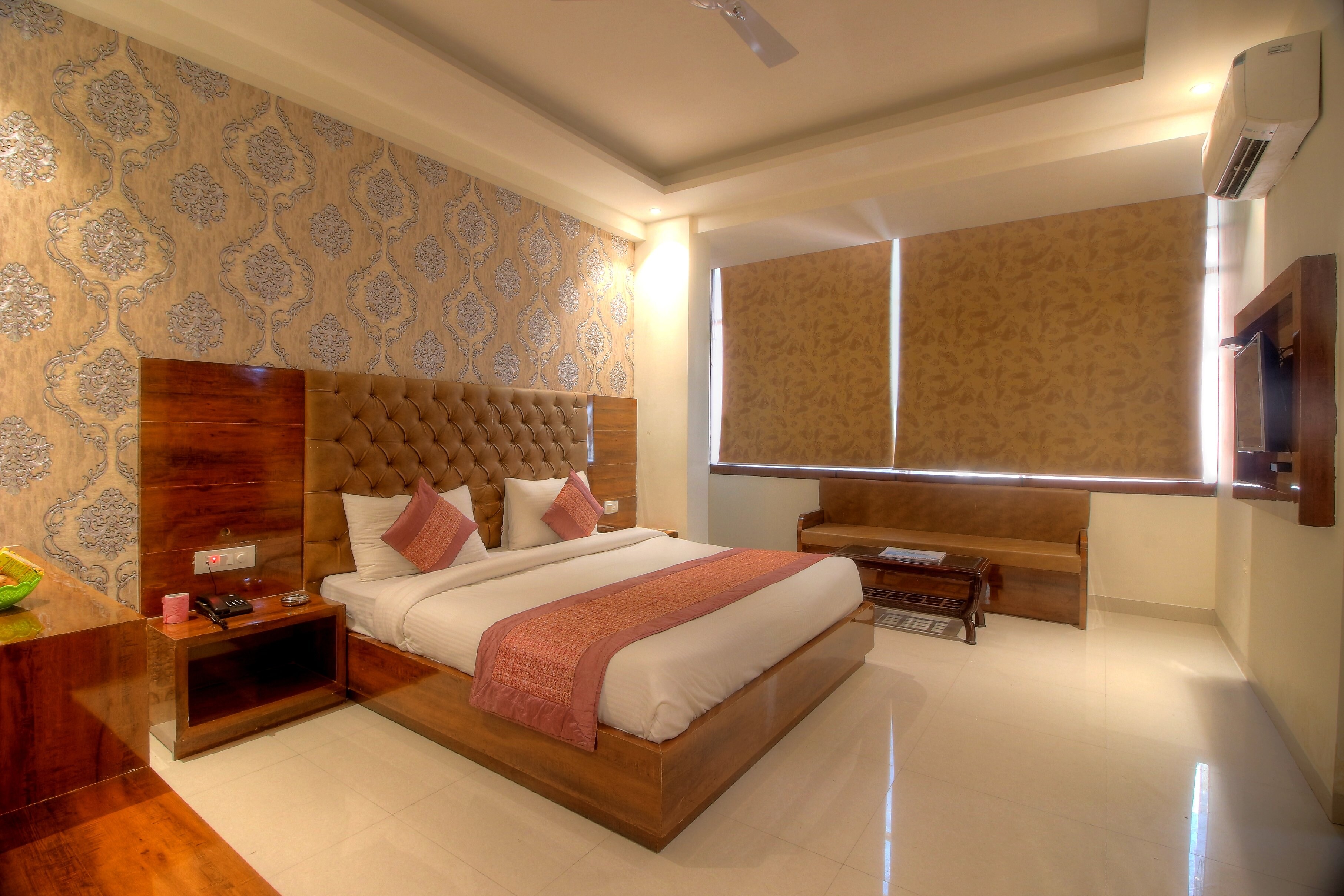 Airport Hotel Anvi - Tap to explore photos