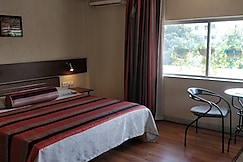 Nasiklub |Rooms & Pool, Nashik, Hatgad