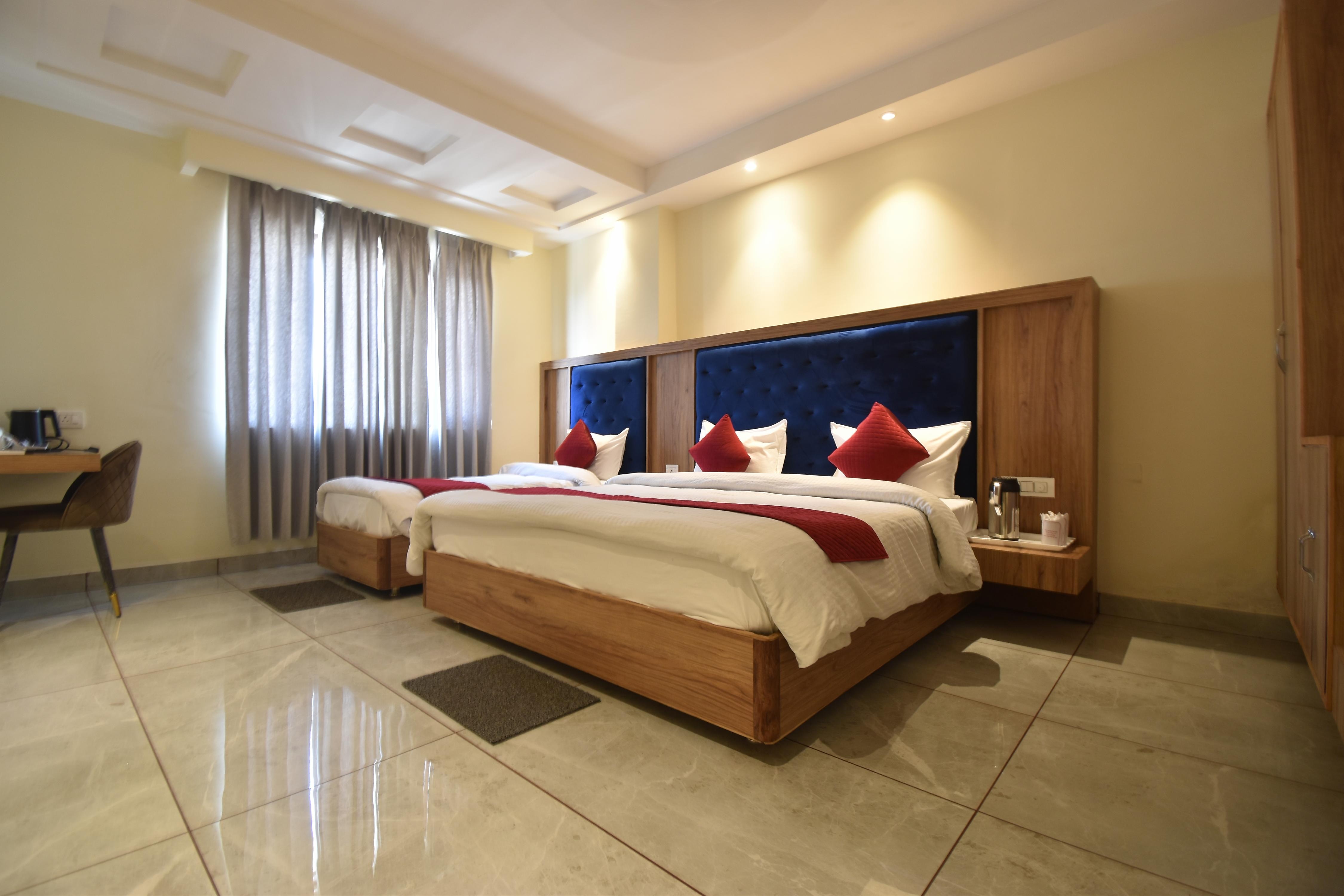 Hotel Vaishno Devi Heights - Tap to explore photos