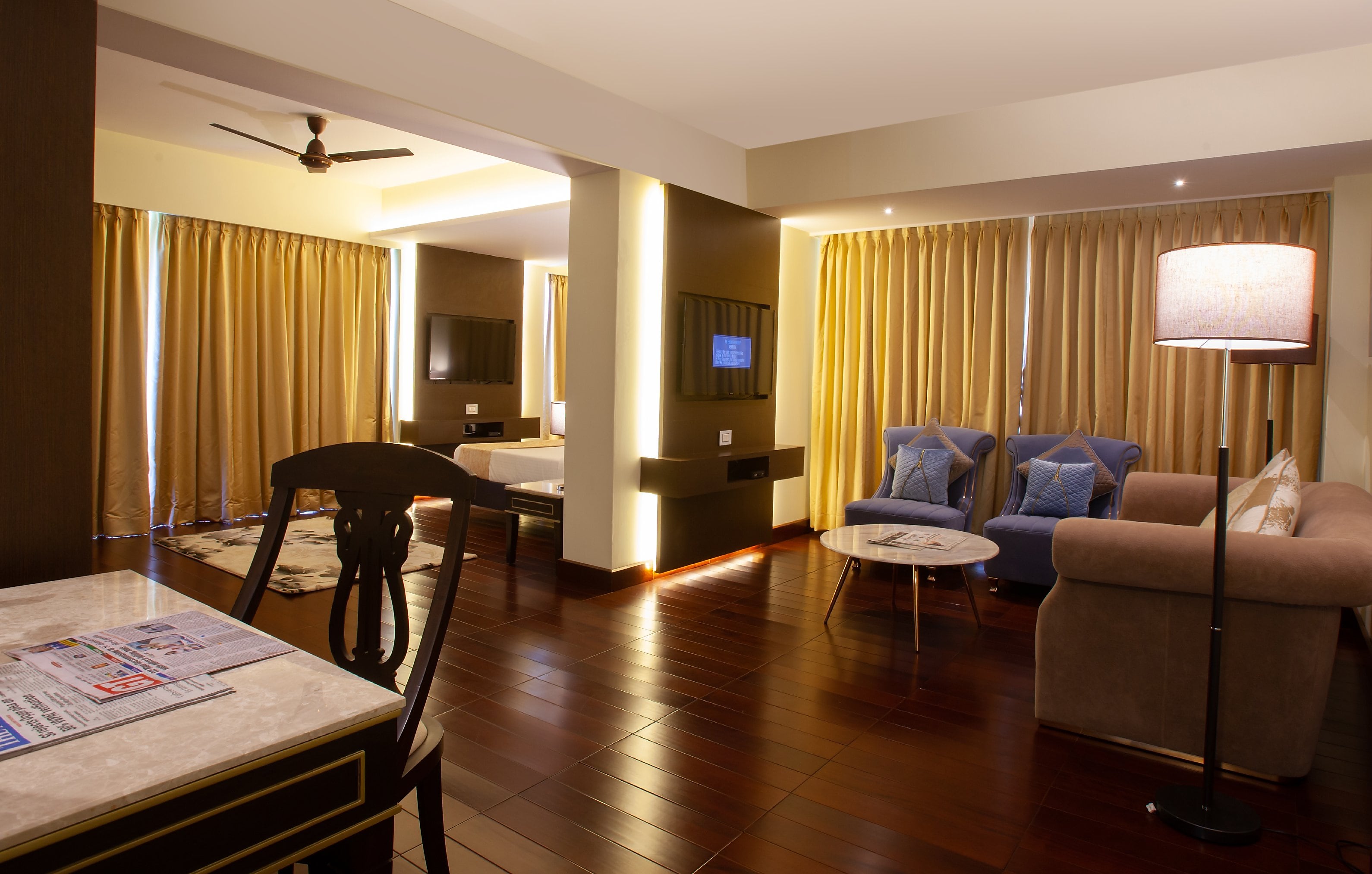 Royale Exotica   - Tap to explore photos