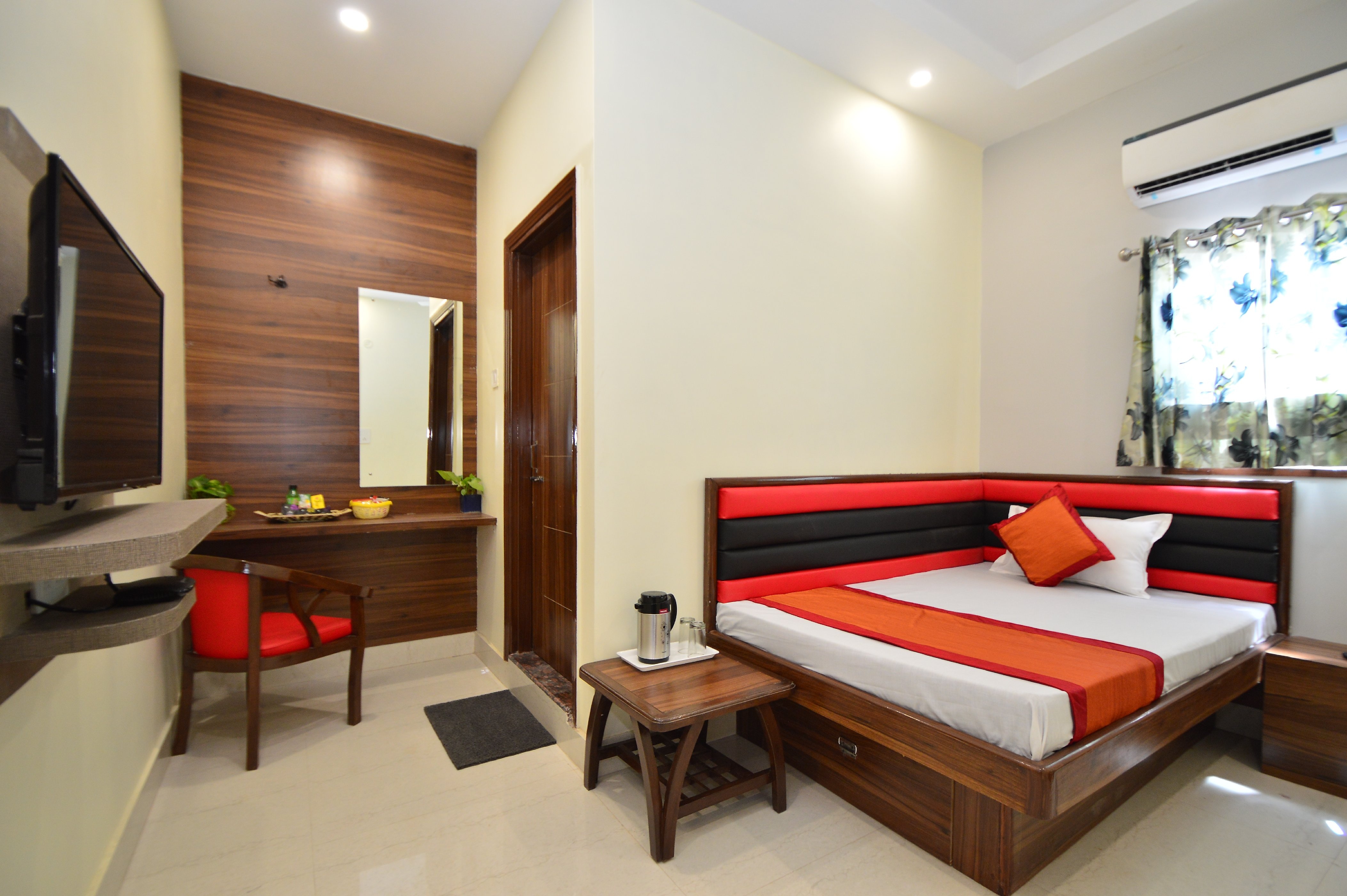 Hotel Zen Rooms Alwar - Tap to explore photos
