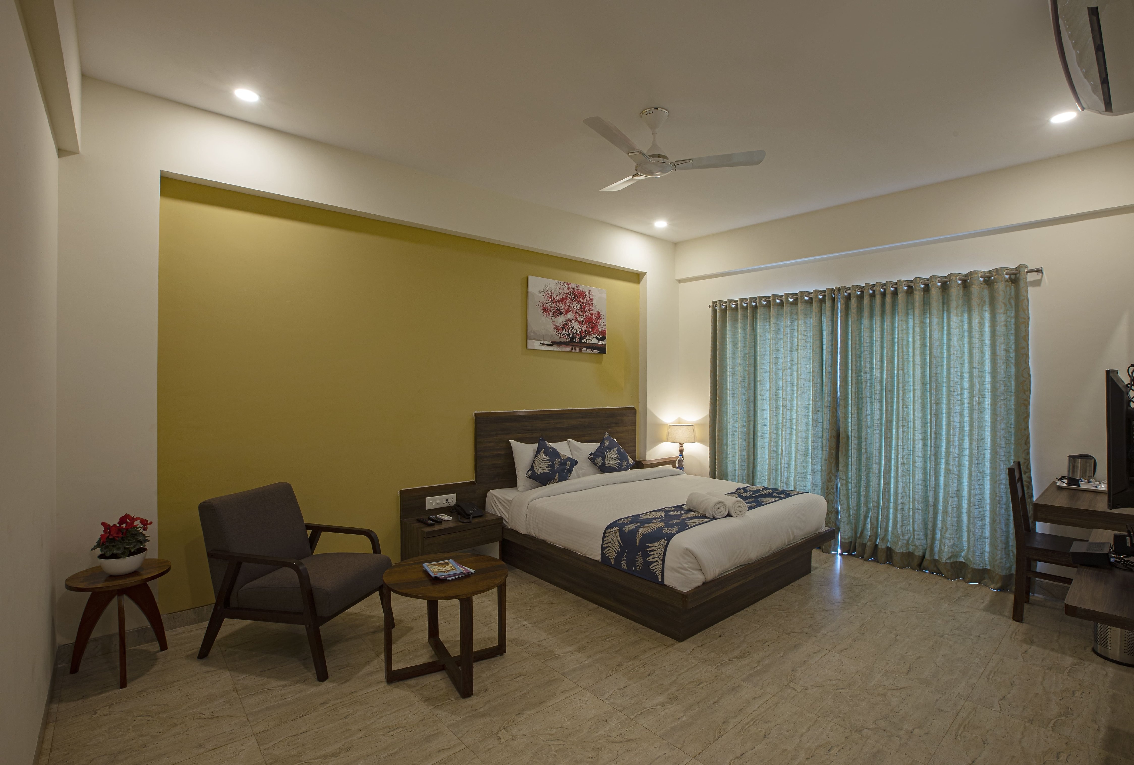 King Room with Balcony 1