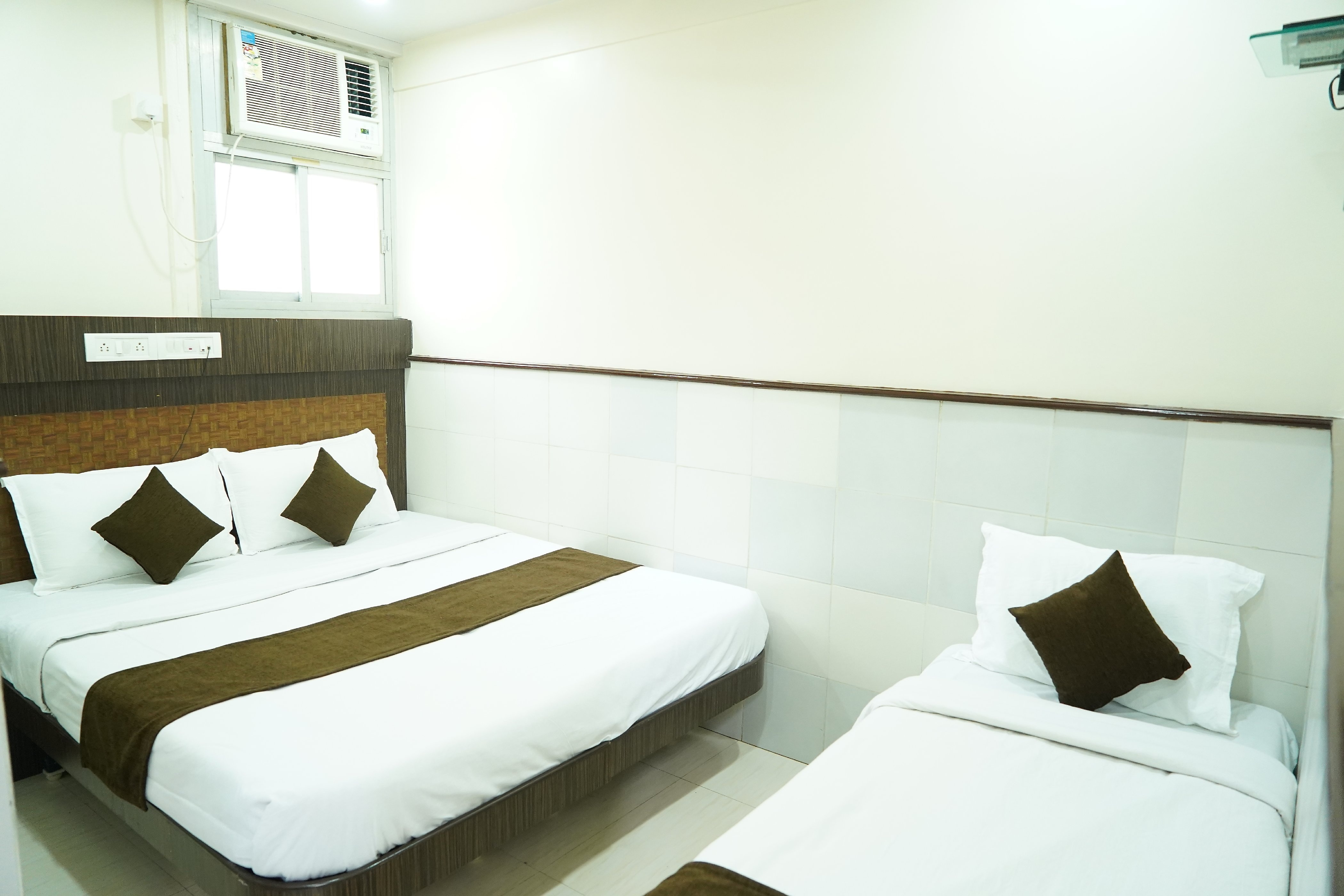 Sharda Residency- Dadar - Tap to explore photos