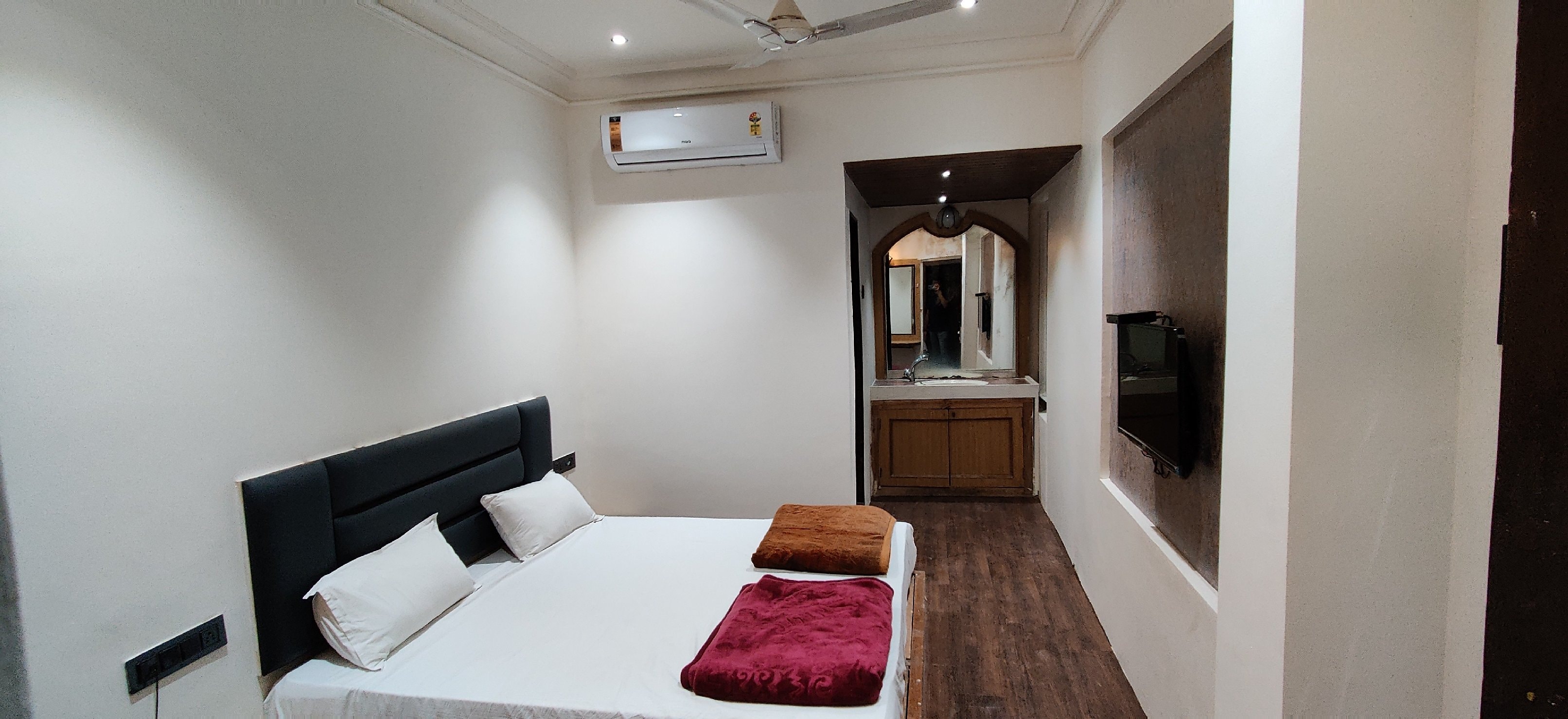 Hotel Rajdhani - Tap to explore photos