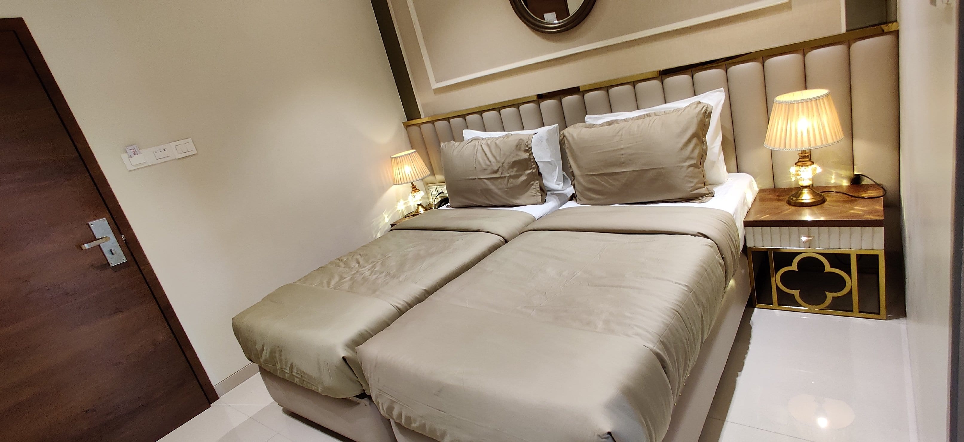 Deluxe Room 1