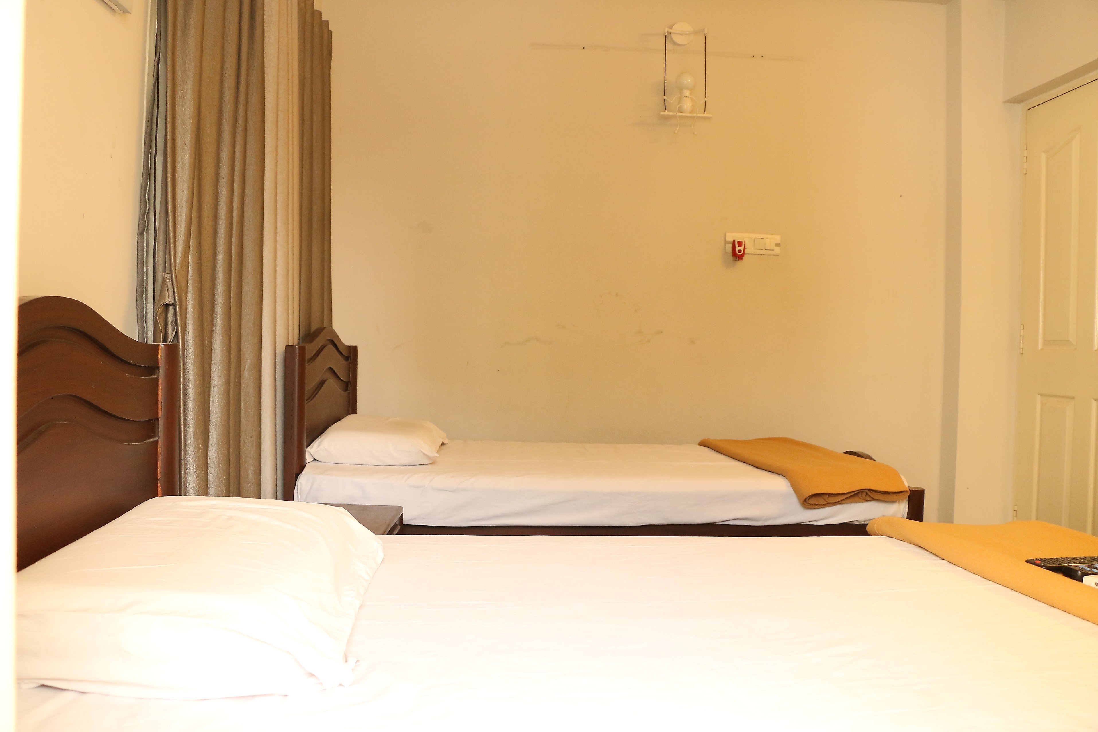Paraa Service Apartments Porur - Tap to explore photos