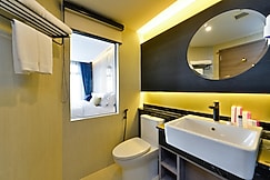 GLOW Sukhumvit 5, 