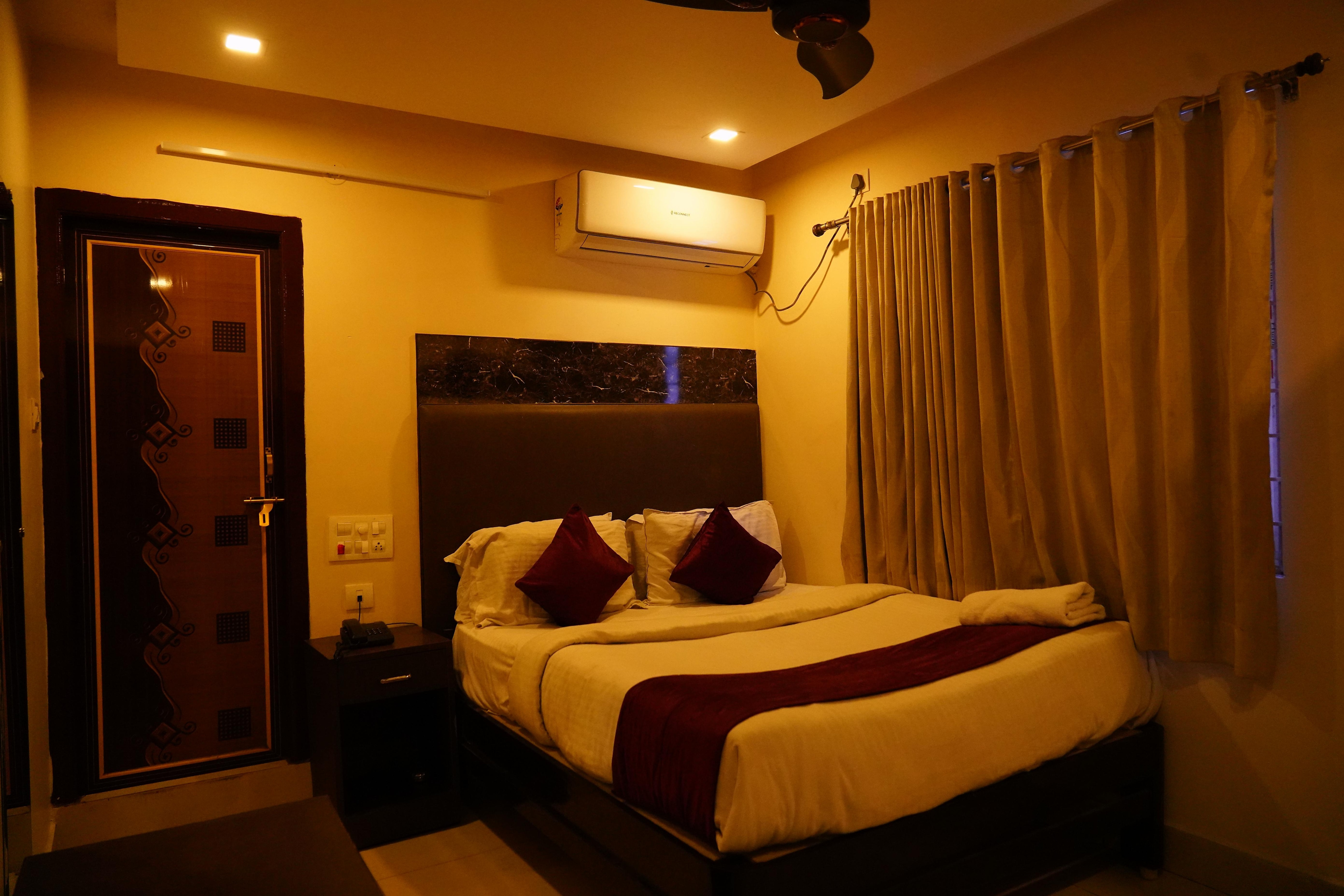 ENR Guest House - Tap to explore photos
