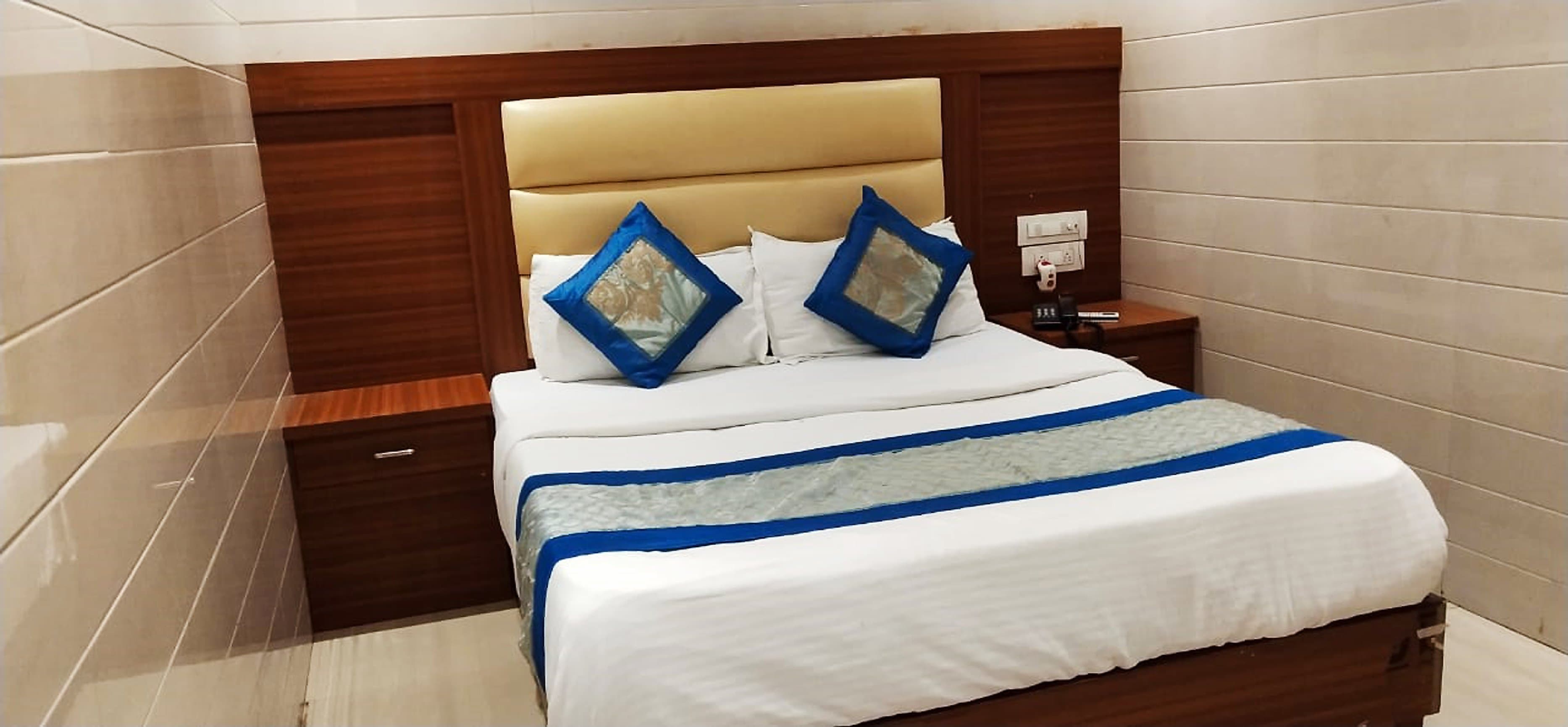 Hotel Sai Suites-near Dadar Railway Station - Tap to explore photos