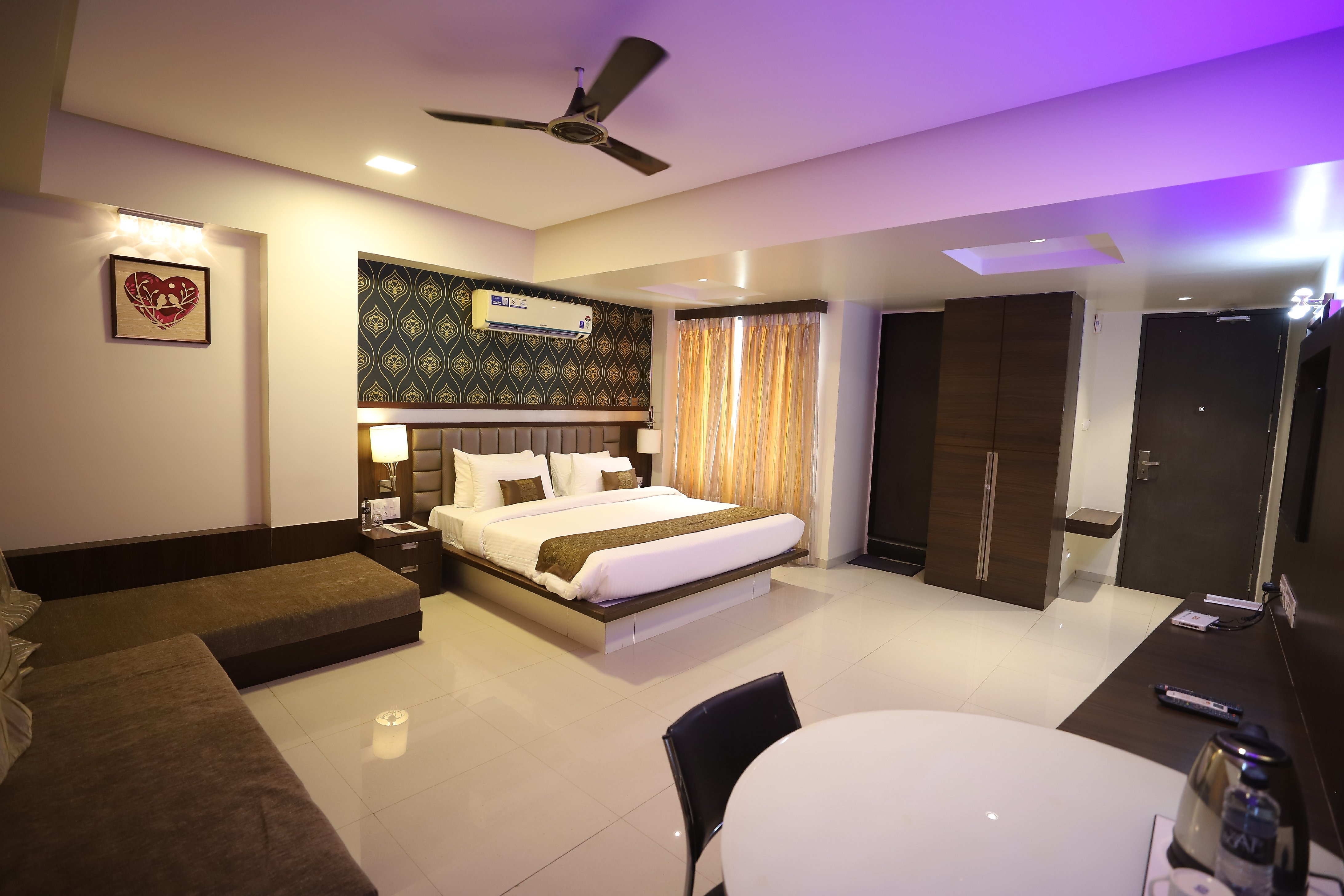 Suite Room 1