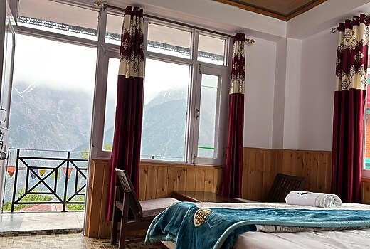 Deepak Homestay | Mountain-view Rooms
