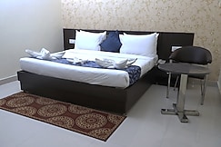 Omatra Homestay | Rooms at Green Leaf, Mauranipur