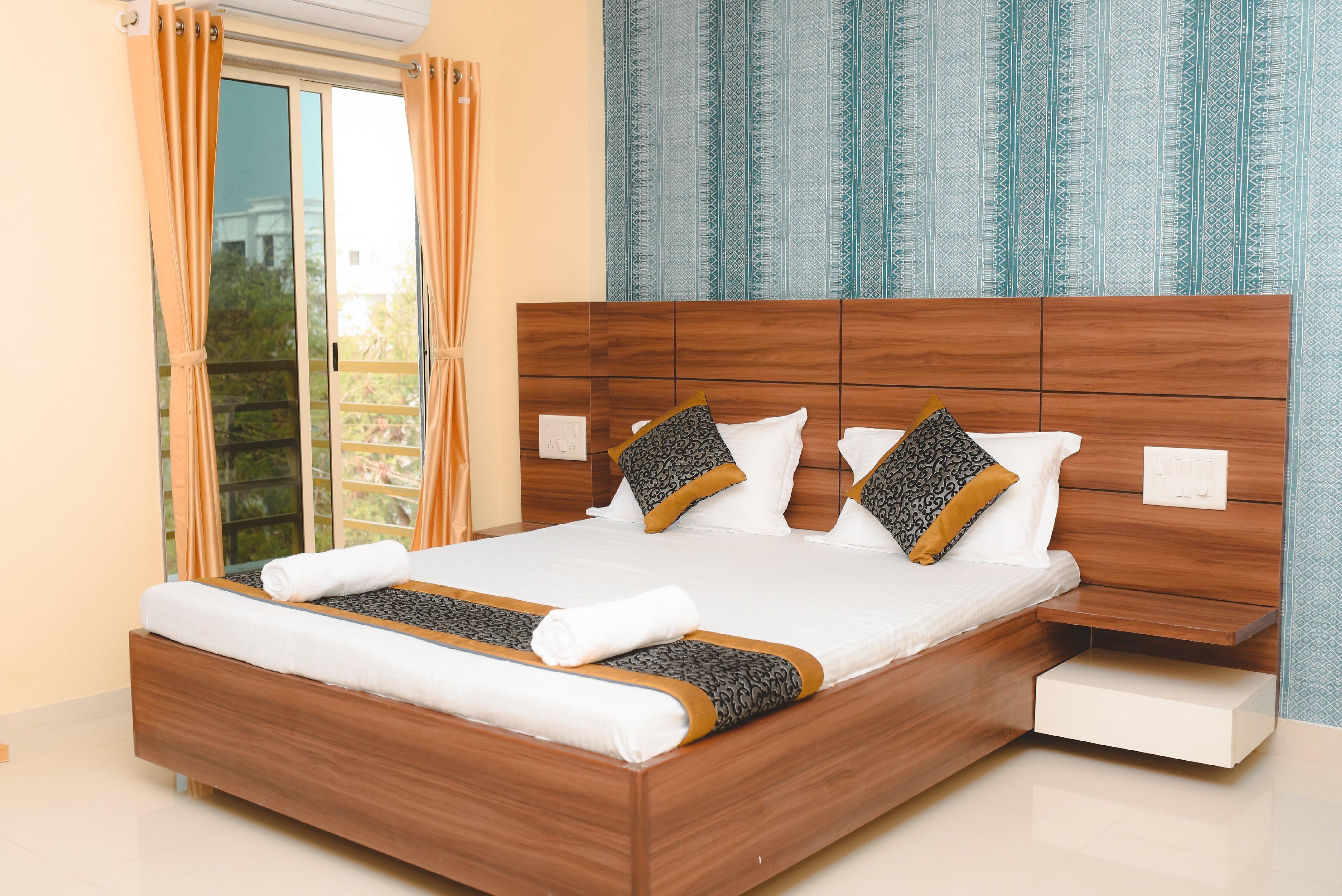 Luxury AC Room 1