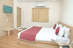 TULSI ROOMS N BANQUET, Rajkot