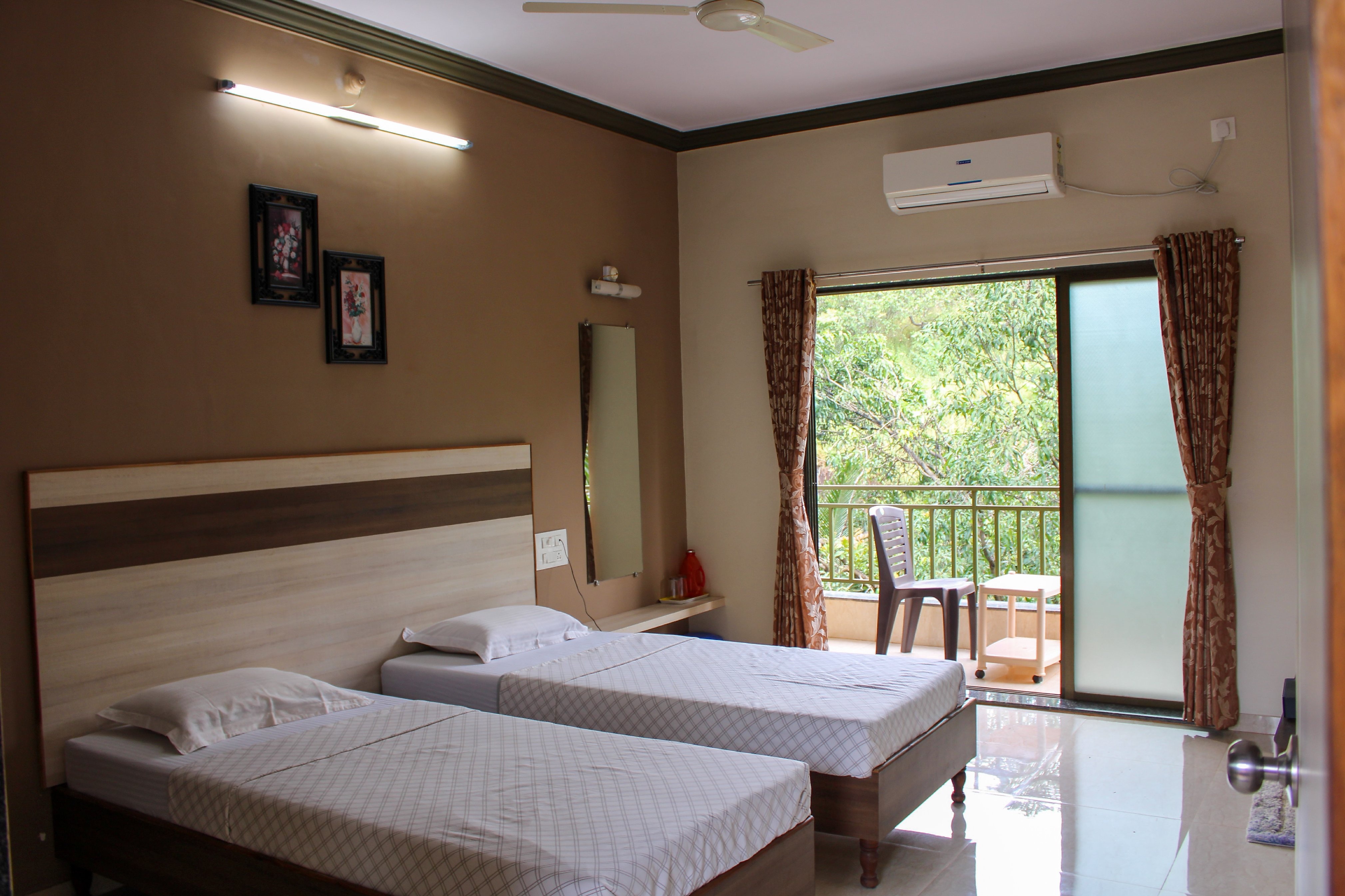 Hotel Abhishek 3