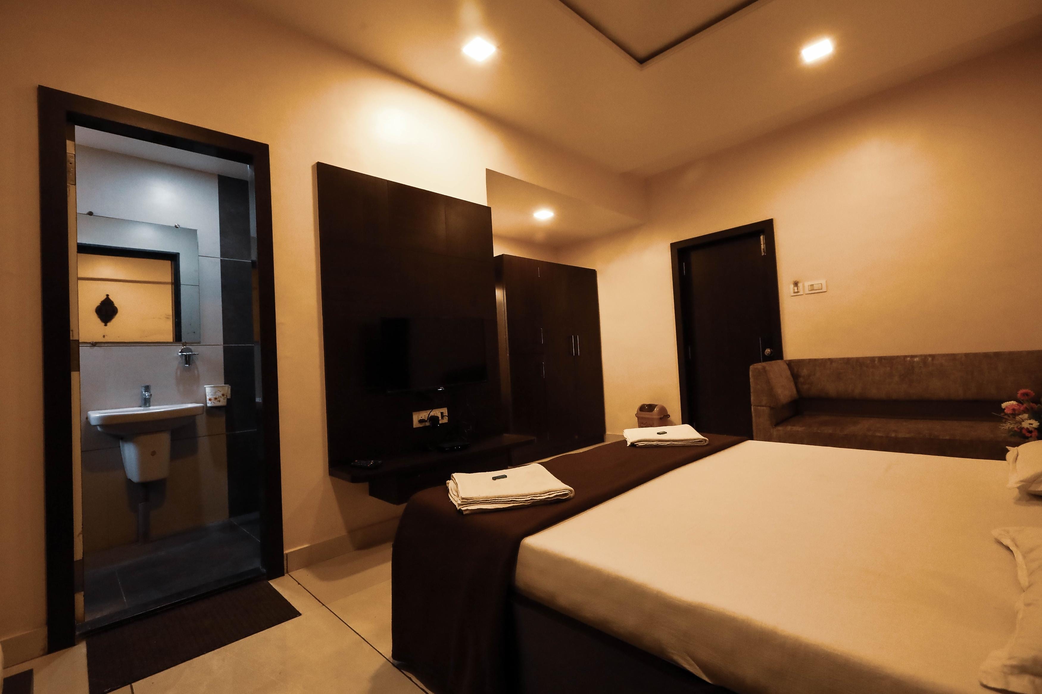 Hotel Kiran 5