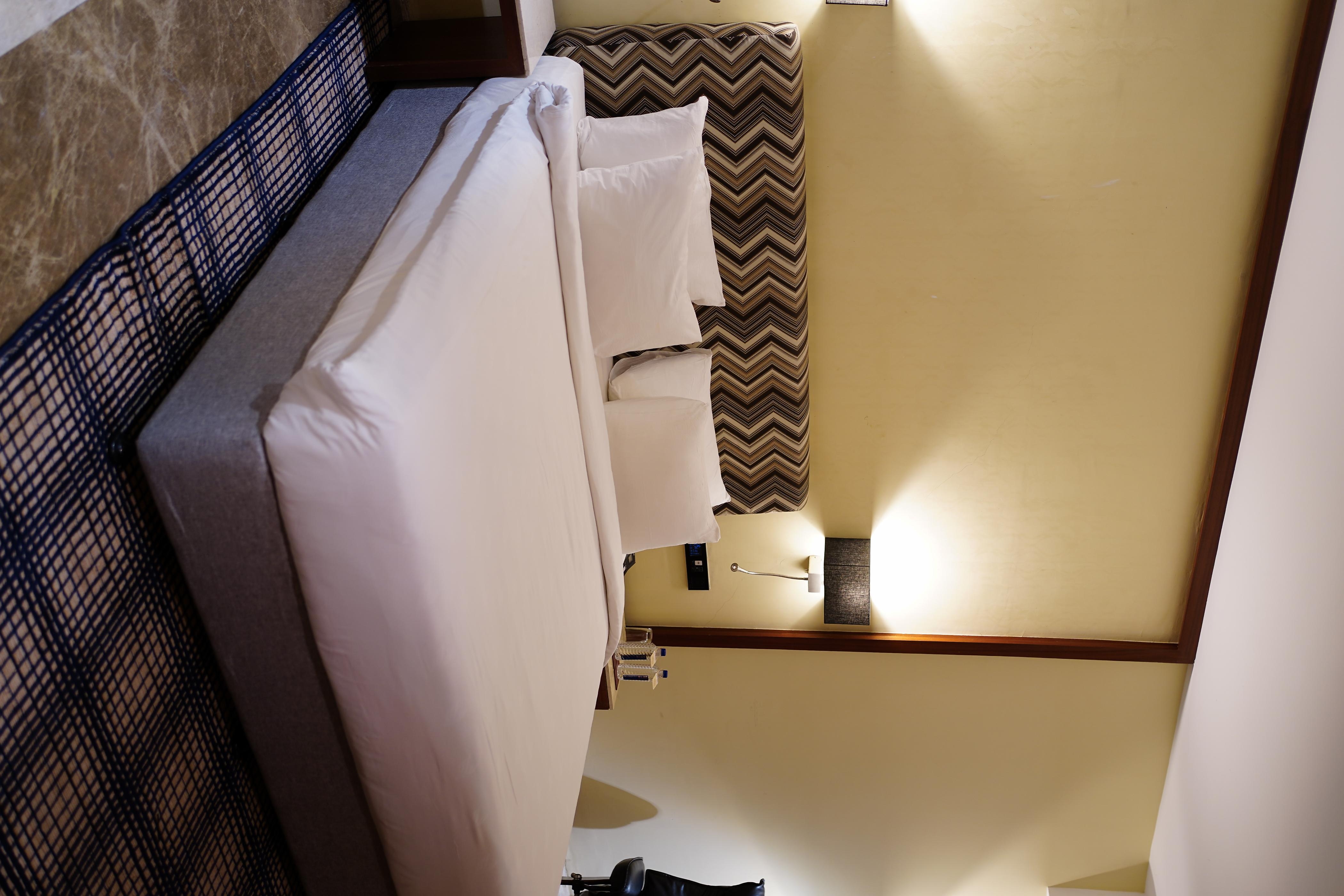 Hotel Babylon Capital 𝗕𝗢𝗢𝗞 Raipur, Chhattisgarh Hotel