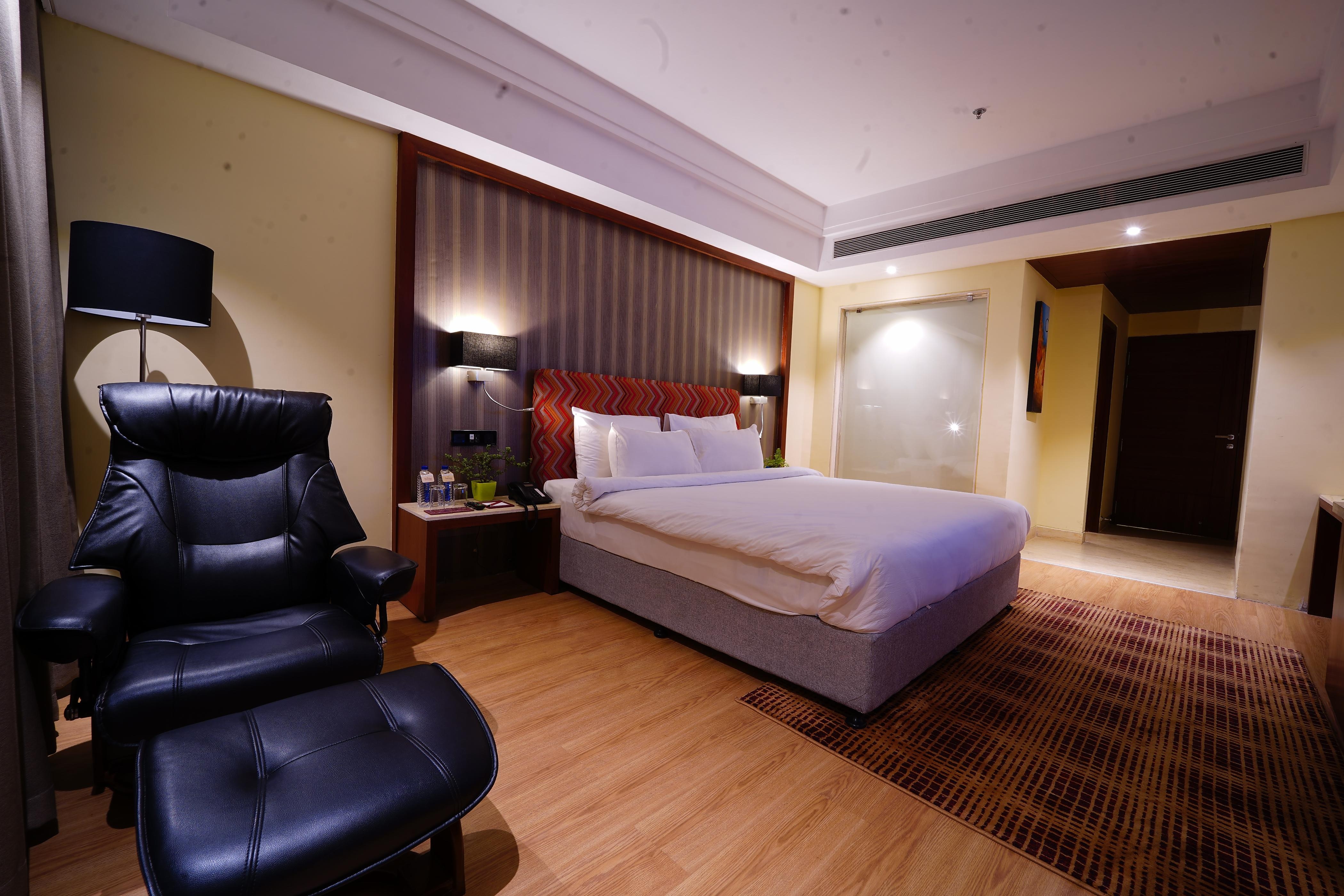 Hotel Babylon Capital 𝗕𝗢𝗢𝗞 Raipur, Chhattisgarh Hotel