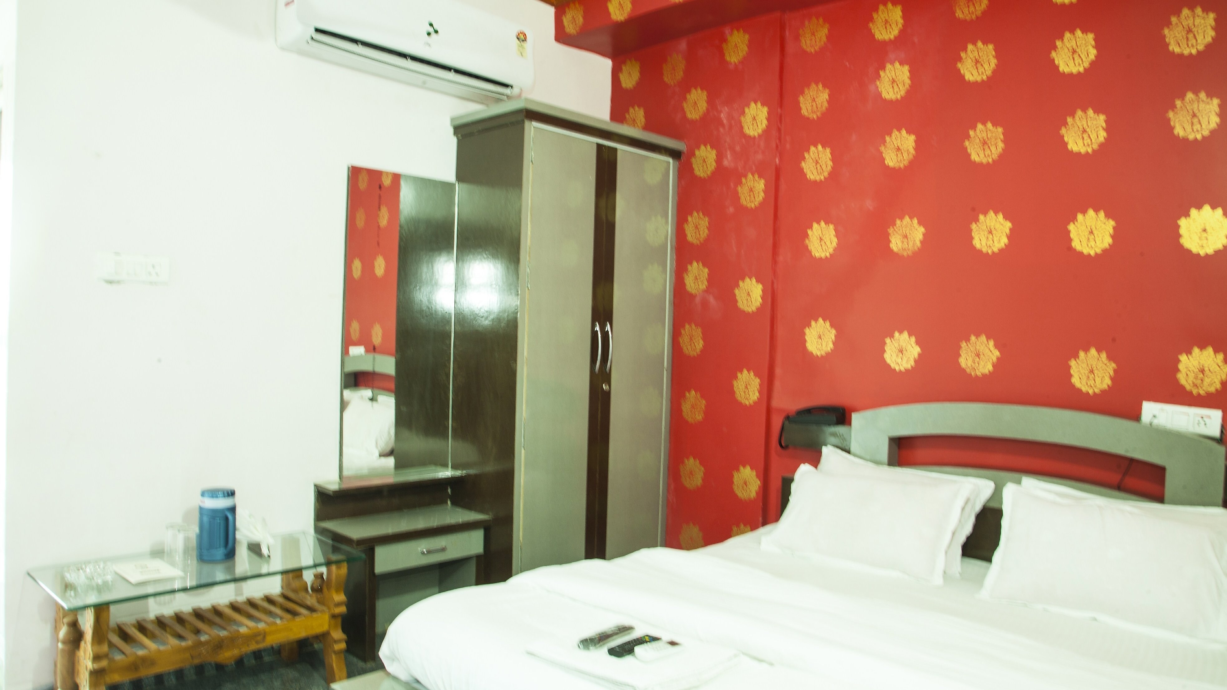 HOTEL SAMARTH PARADISE - Tap to explore photos