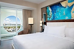 Conrad Fort Lauderdale Beach, Palm Beach
