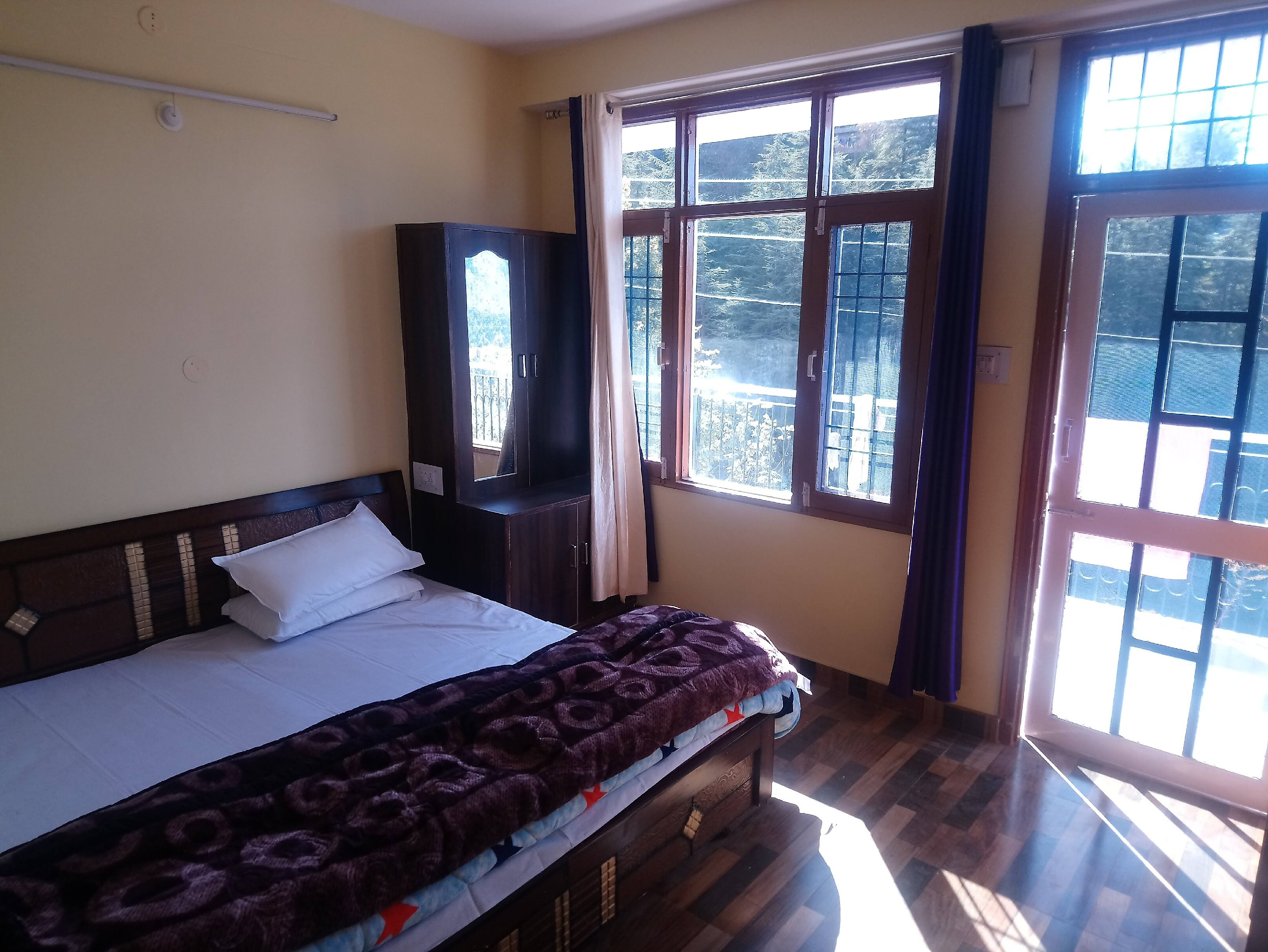 Apna Ghar B&B - Tap to explore photos