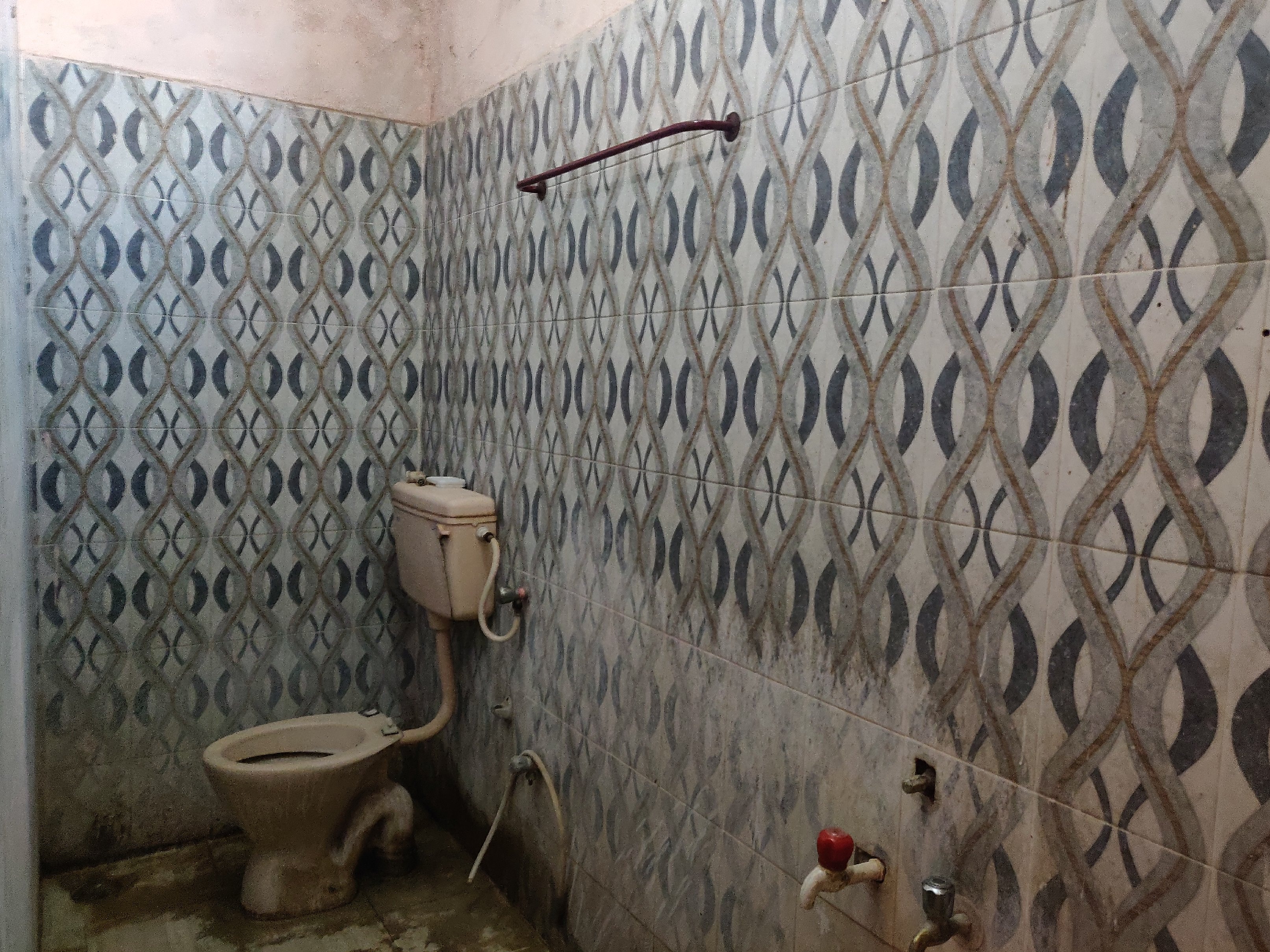 V.G.P Women's Hostel, Sankaran Street - Tap to explore photos
