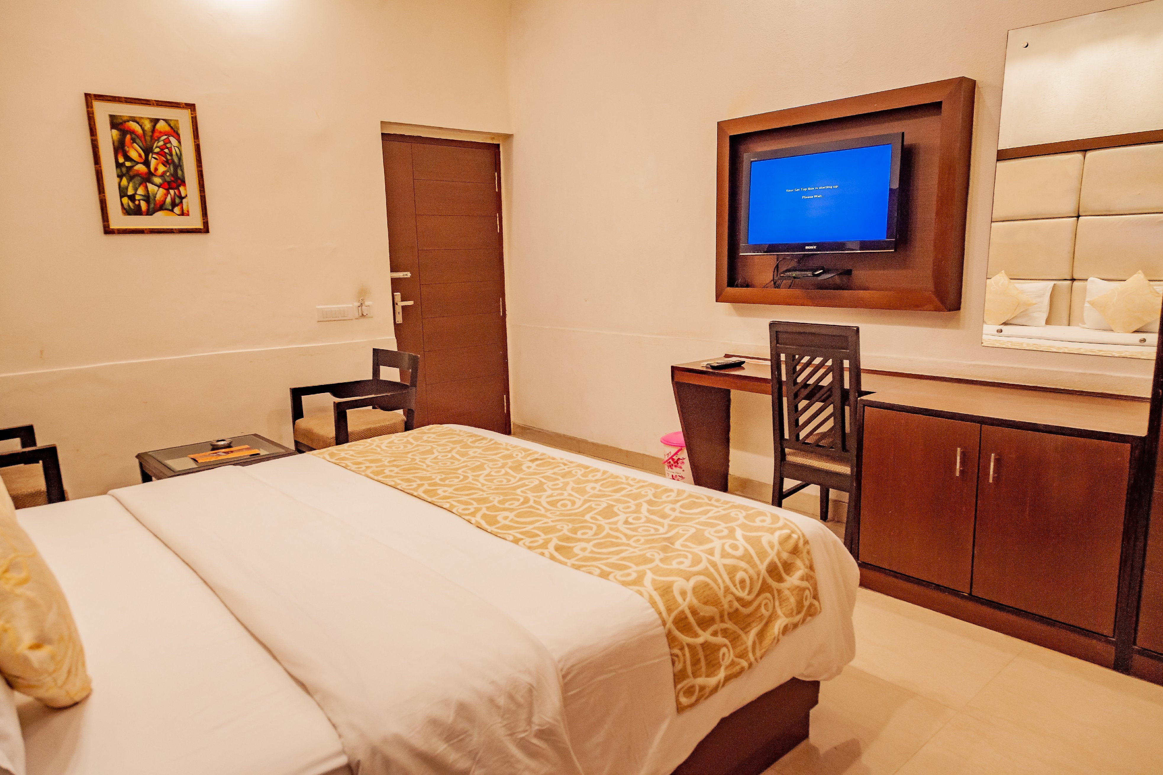 Rahi Tourist Bungalow Varanasi - Tap to explore photos
