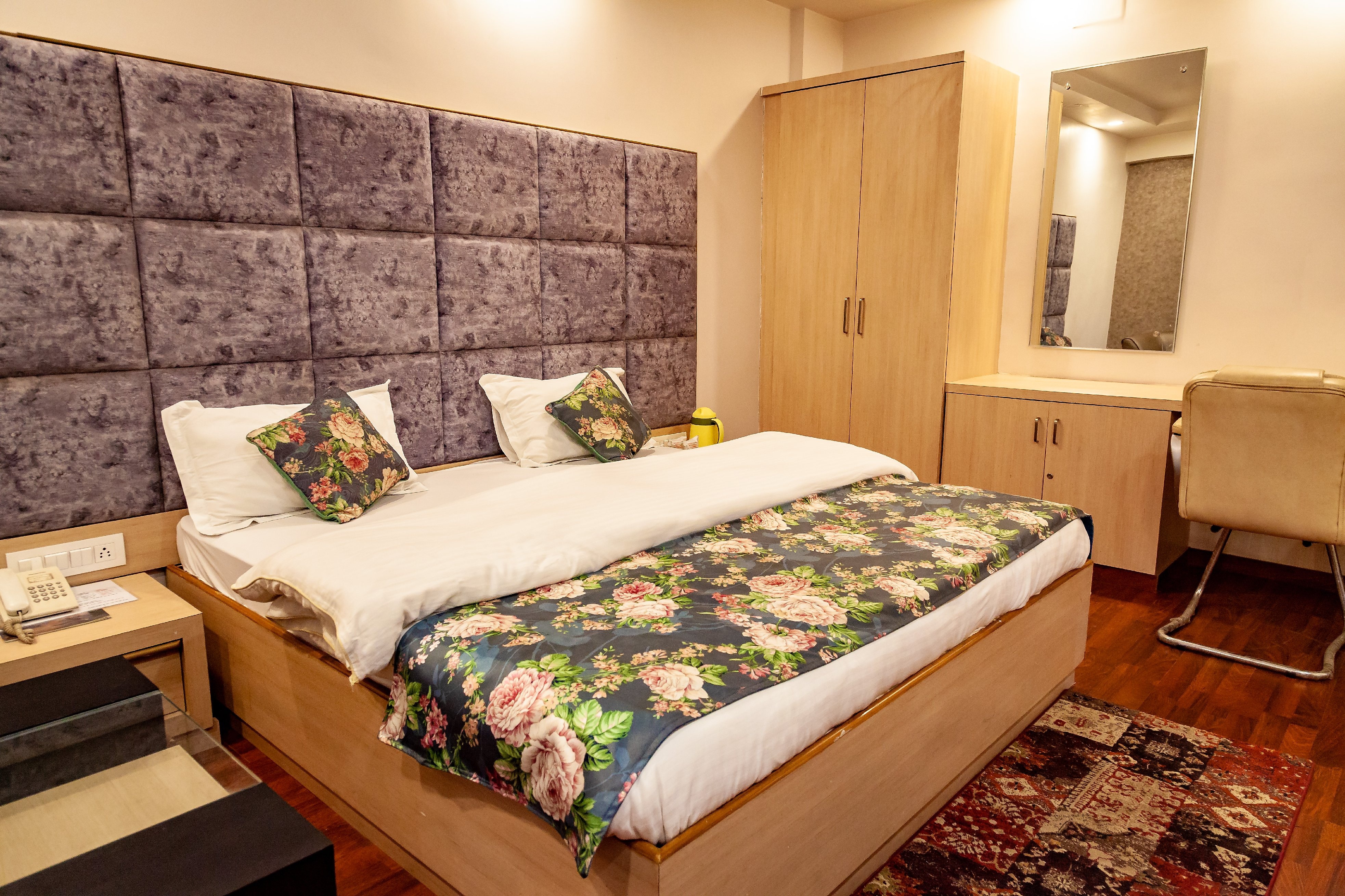 Hotel Rahi Ilawart, Prayagraj - Tap to explore photos