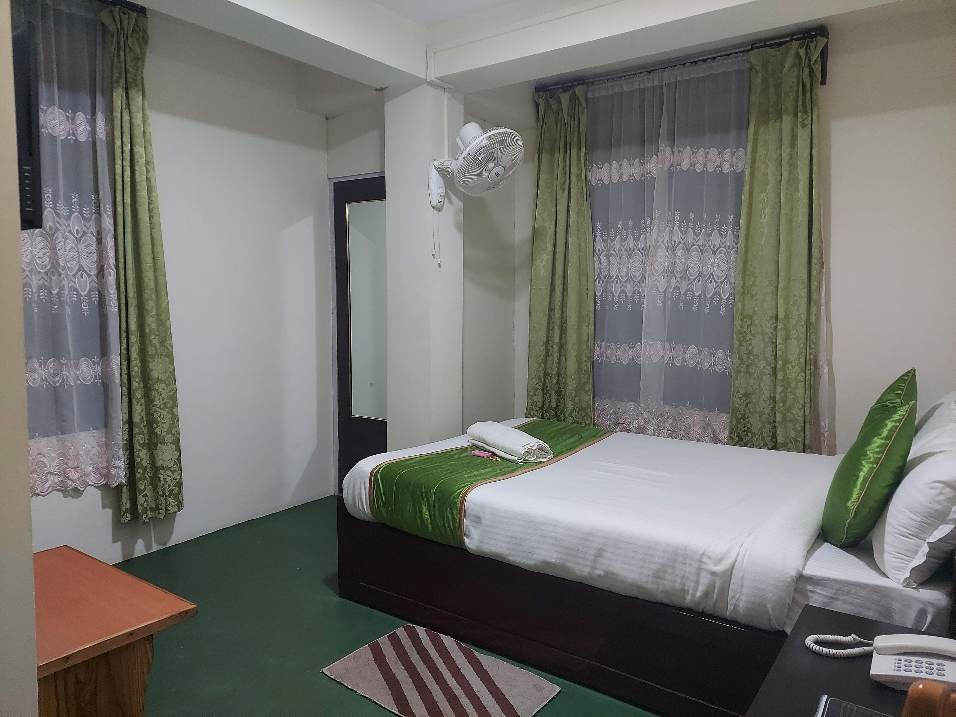 DELI-BAIAR GUEST HOUSE - Tap to explore photos