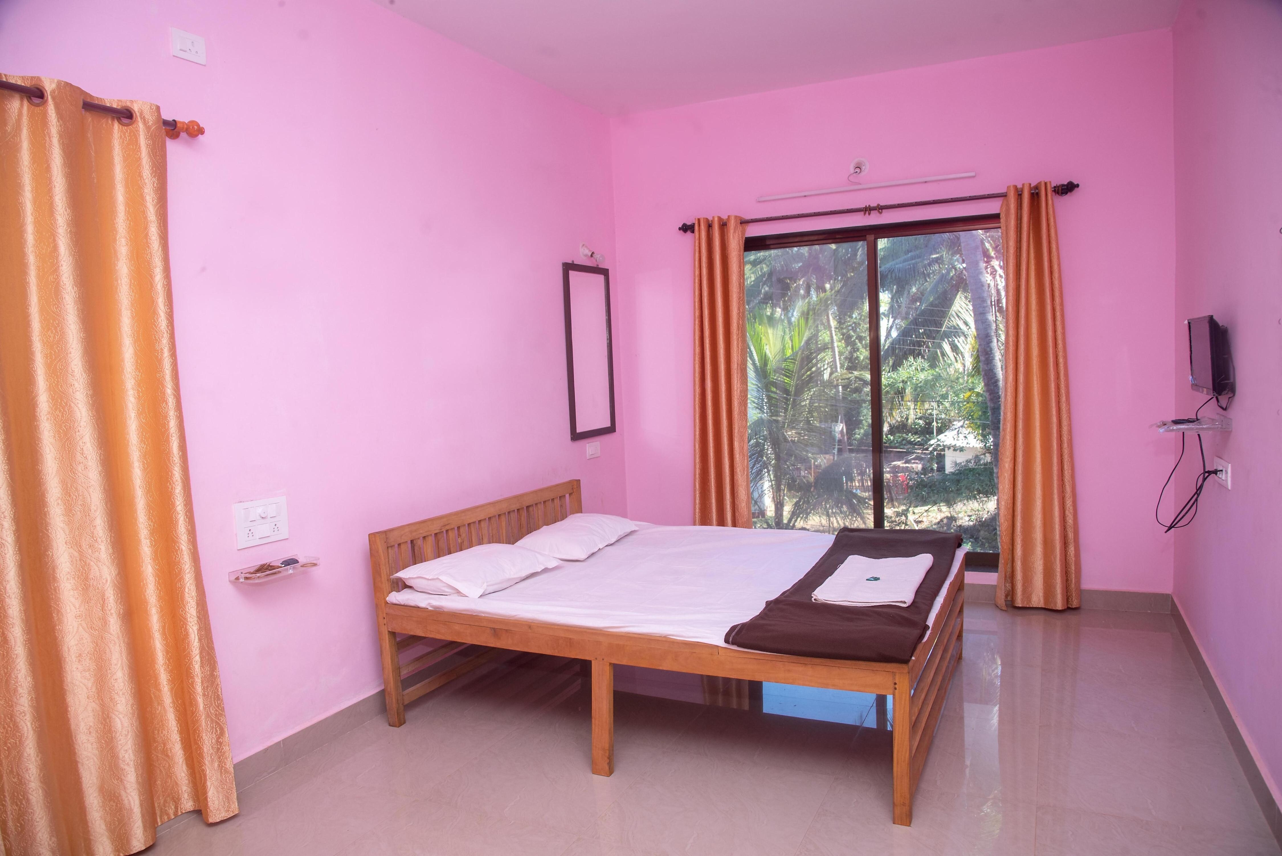 Yash Homestay - Tap to explore photos