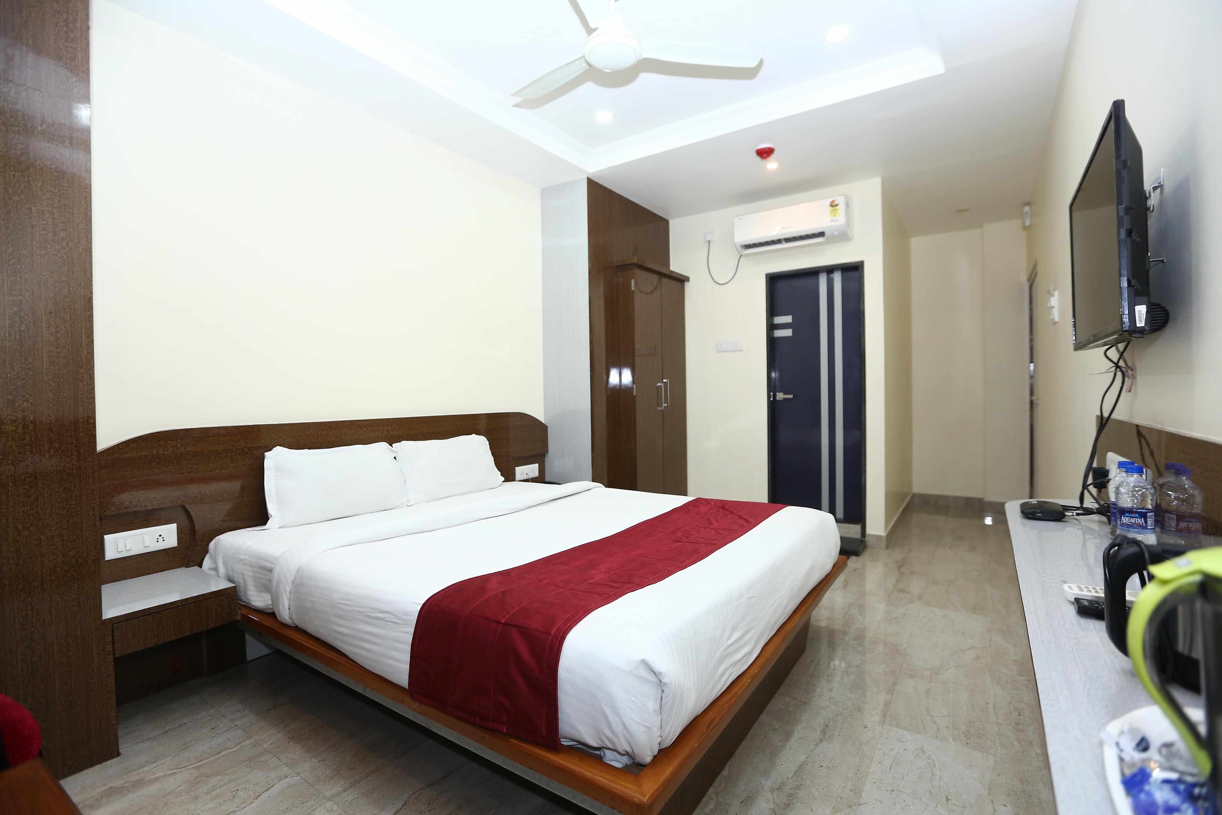 Hotel JP's International - Tap to explore photos