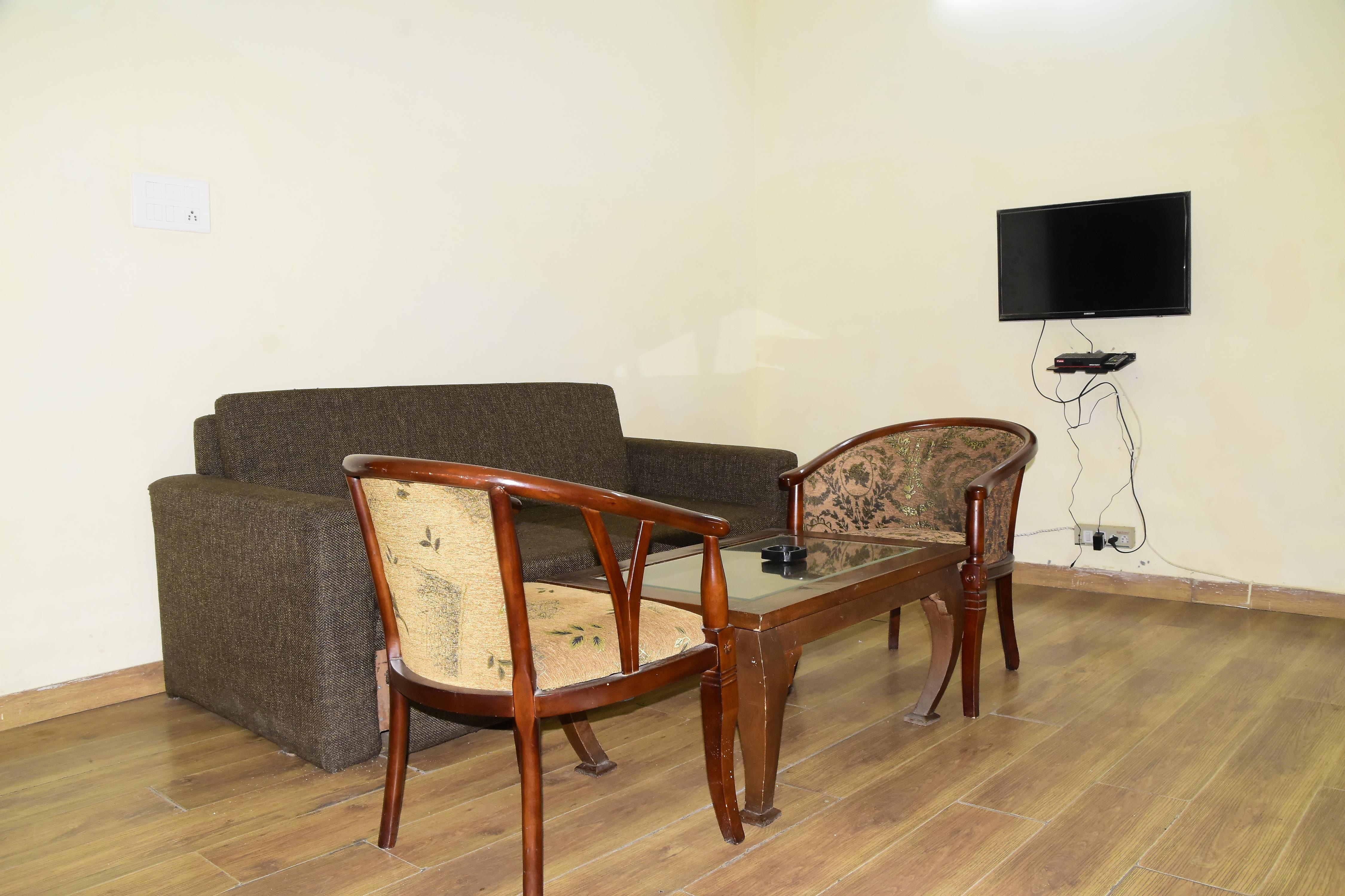 GMVN Hotel Dhanaulti Heights New - Tap to explore photos