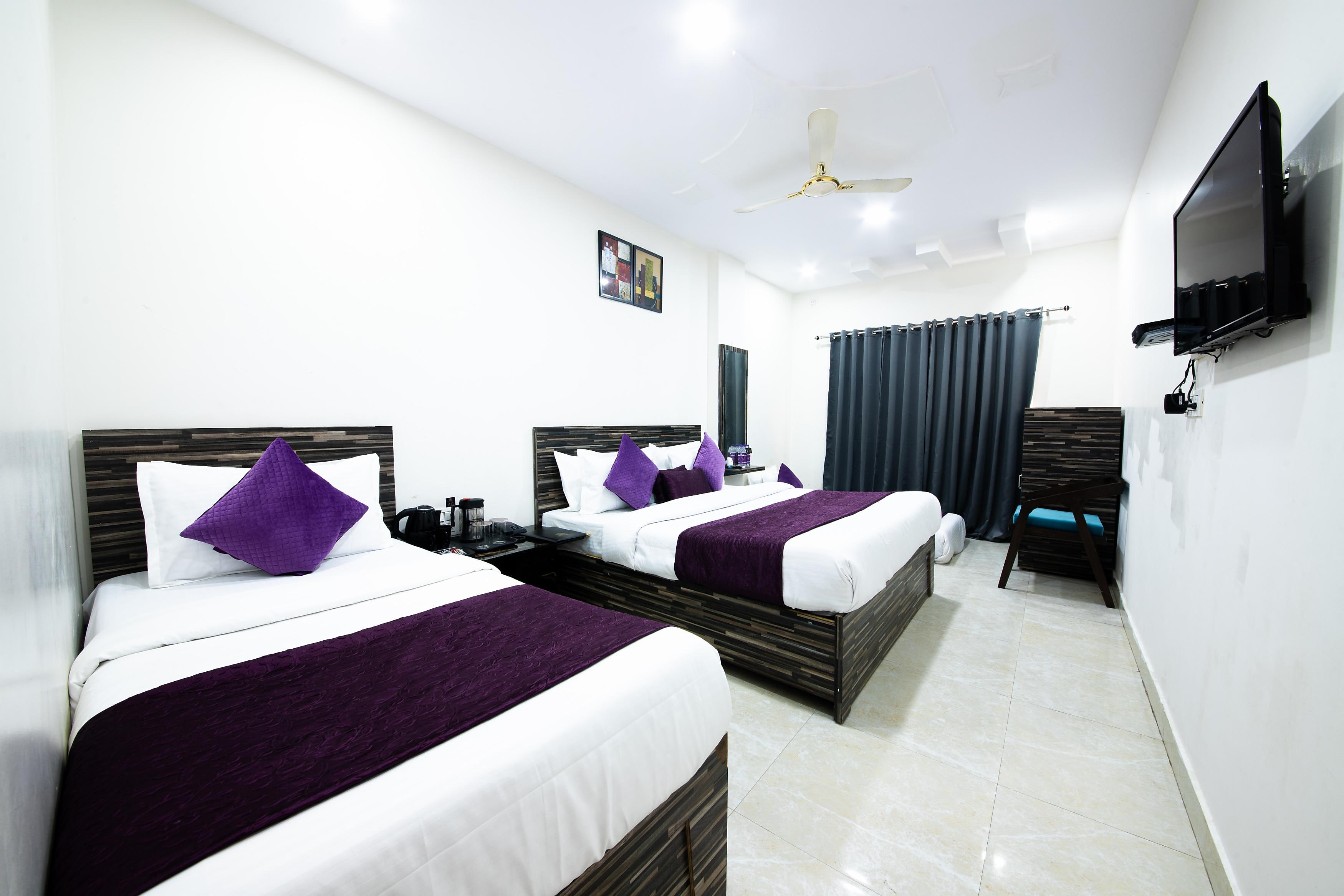 Umra grace - Hotel in Haridwar by Perfect stayz - Tap to explore photos