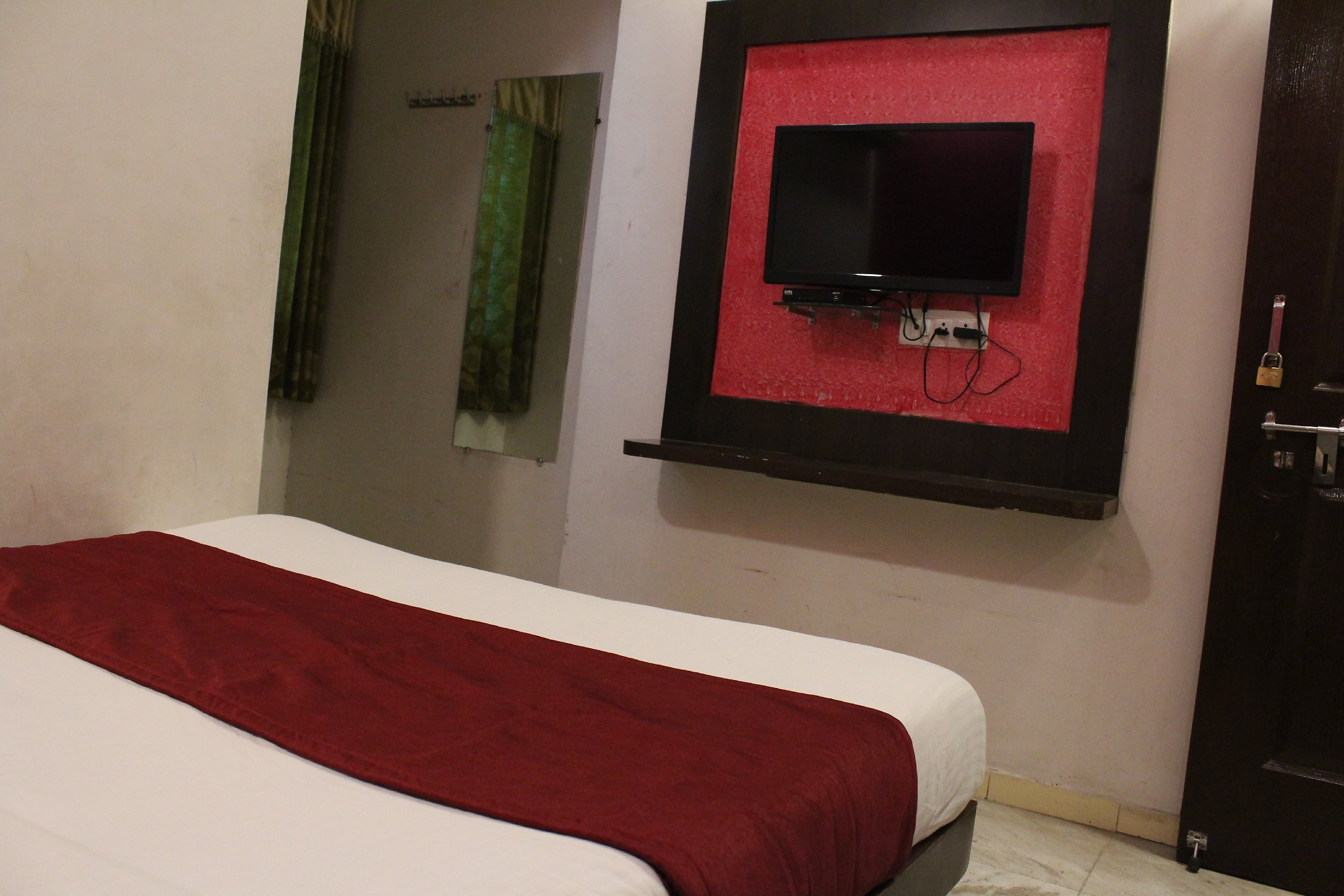 Hotel the Rajshree, Ashram Rd - Tap to explore photos