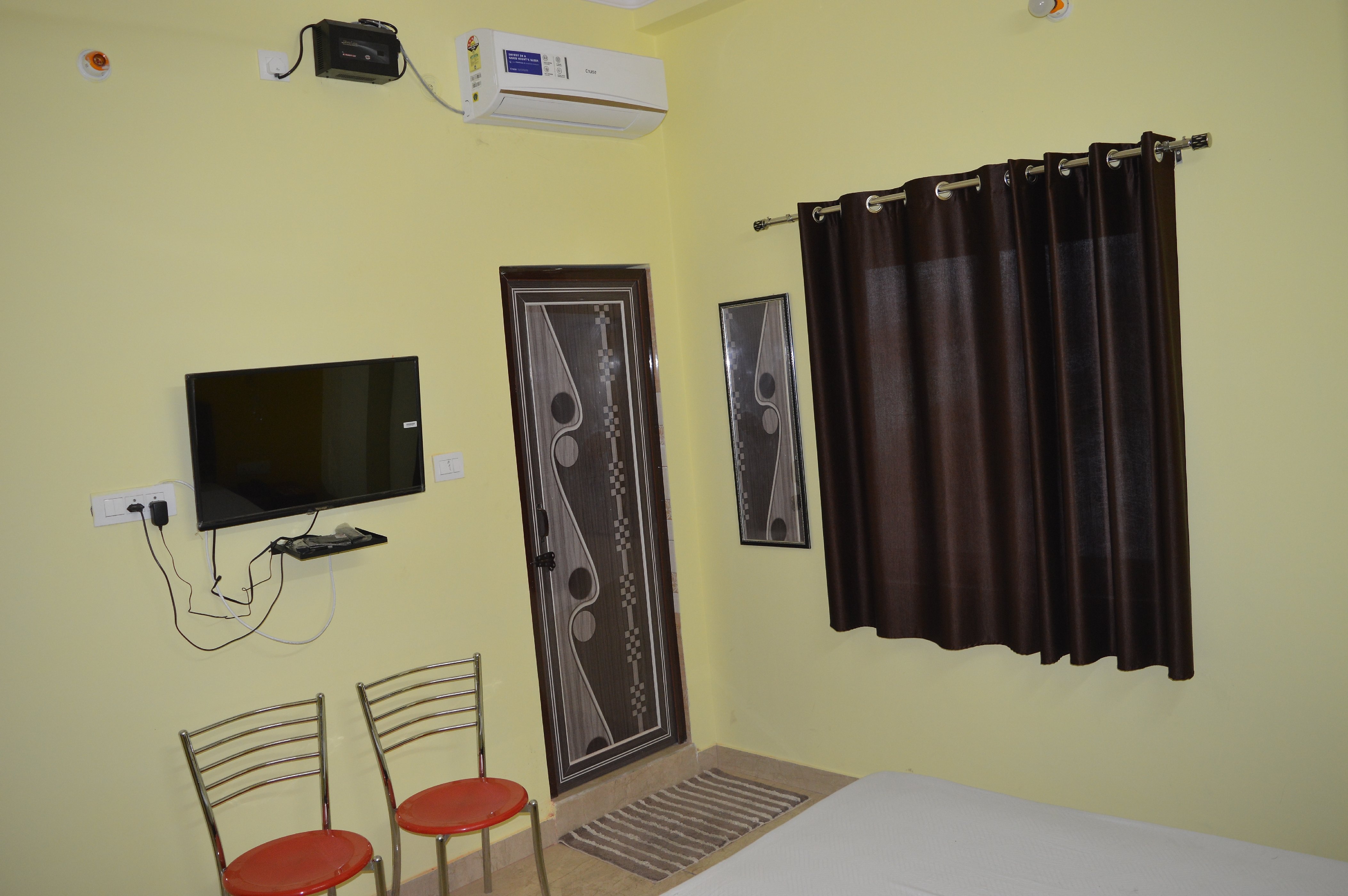 Hotel Yog Nagri - Tap to explore photos