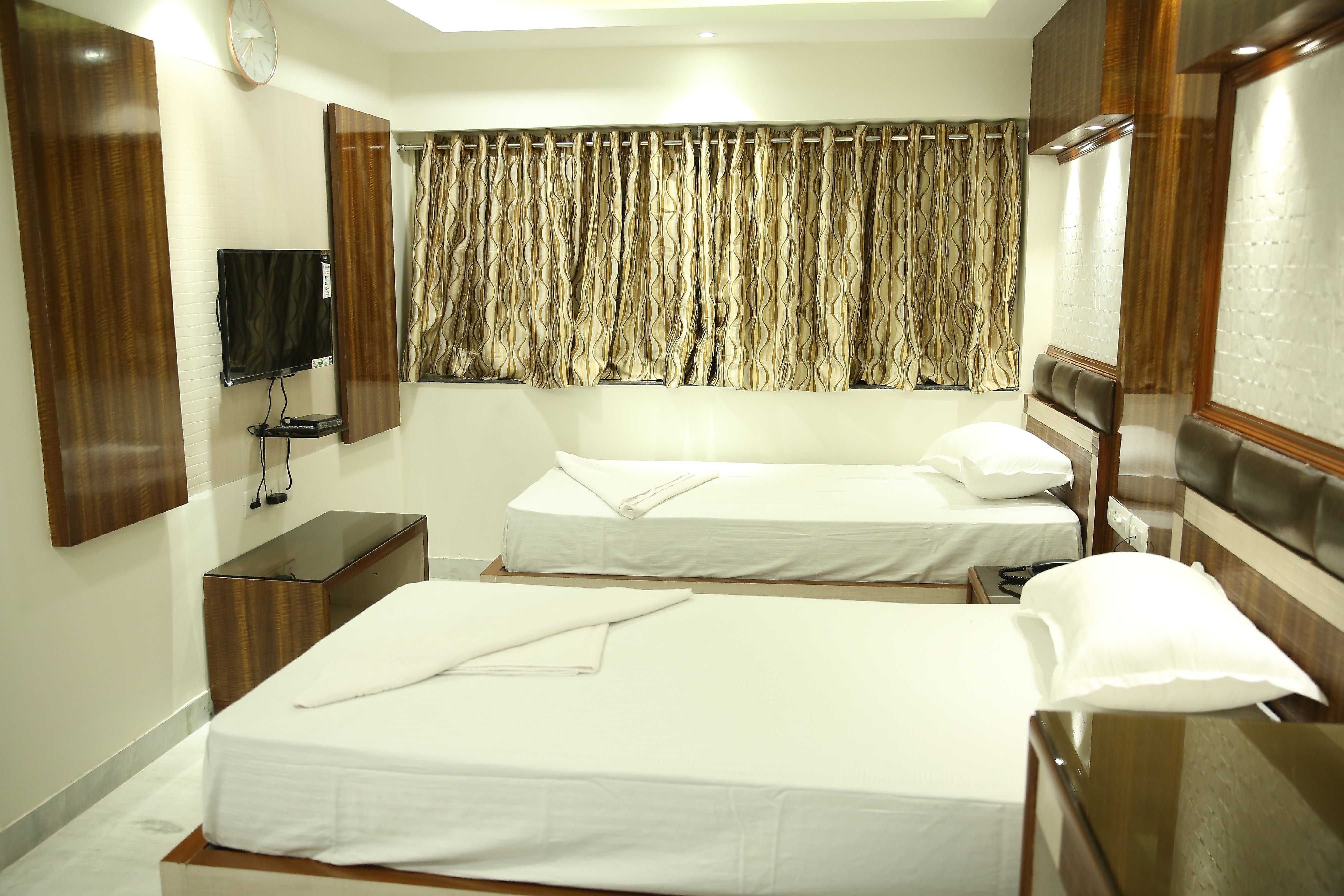 Hotel Golden Aafreen - Tap to explore photos