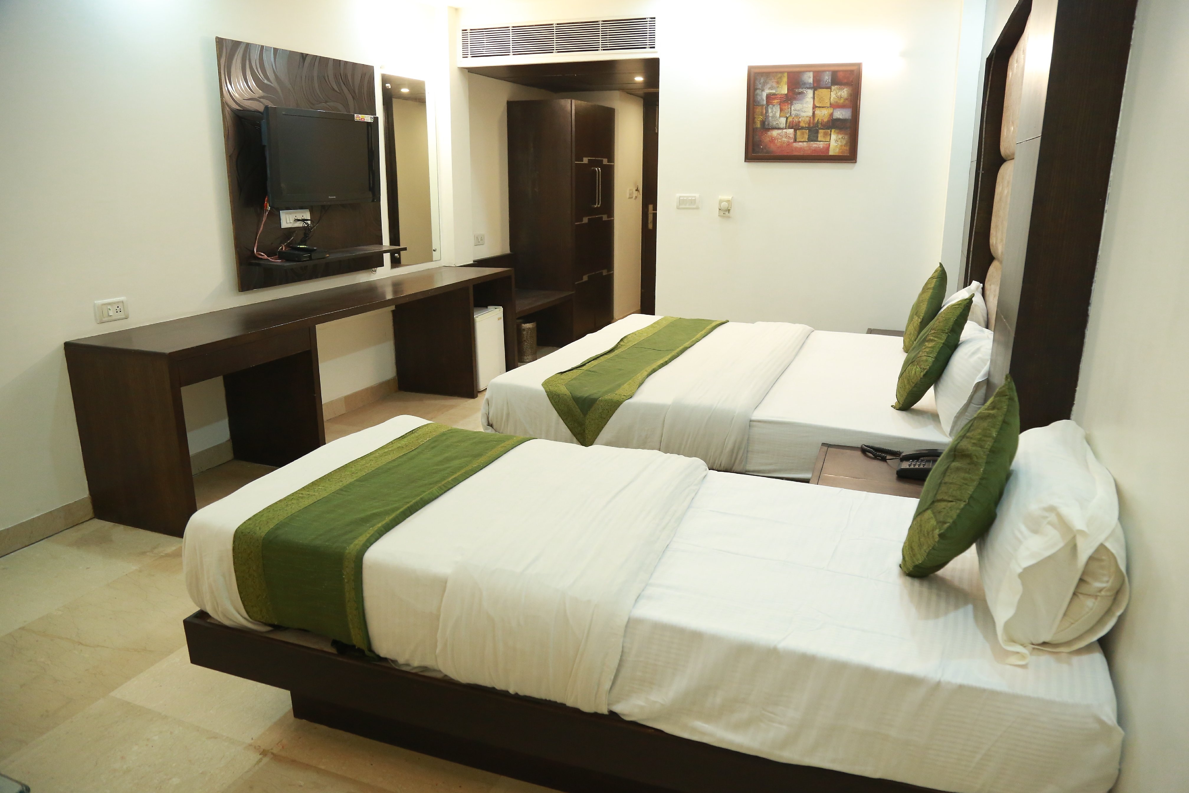 Hotel City Height - 2 Min from New Delhi Railway Station - Tap to explore photos