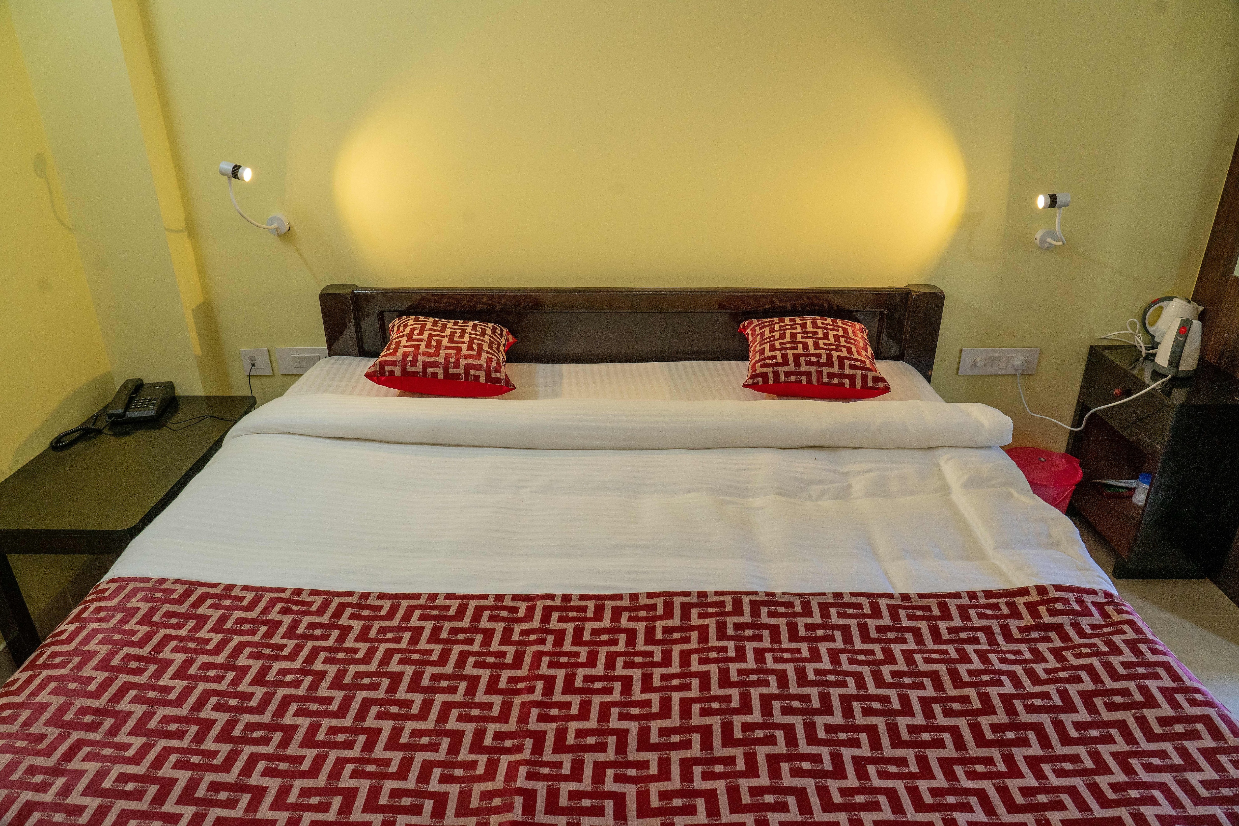 VGR Homestay | Rooms & Caretaker - Tap to explore photos