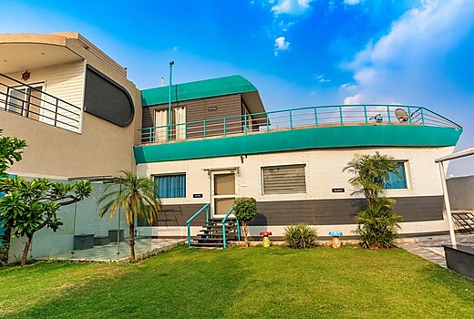 Boathouse - A Luxurious Stay with Punjabi Flavor