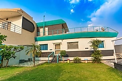 Boathouse - A Luxurious Stay with Punjabi Flavor, Dera Baba Nanak