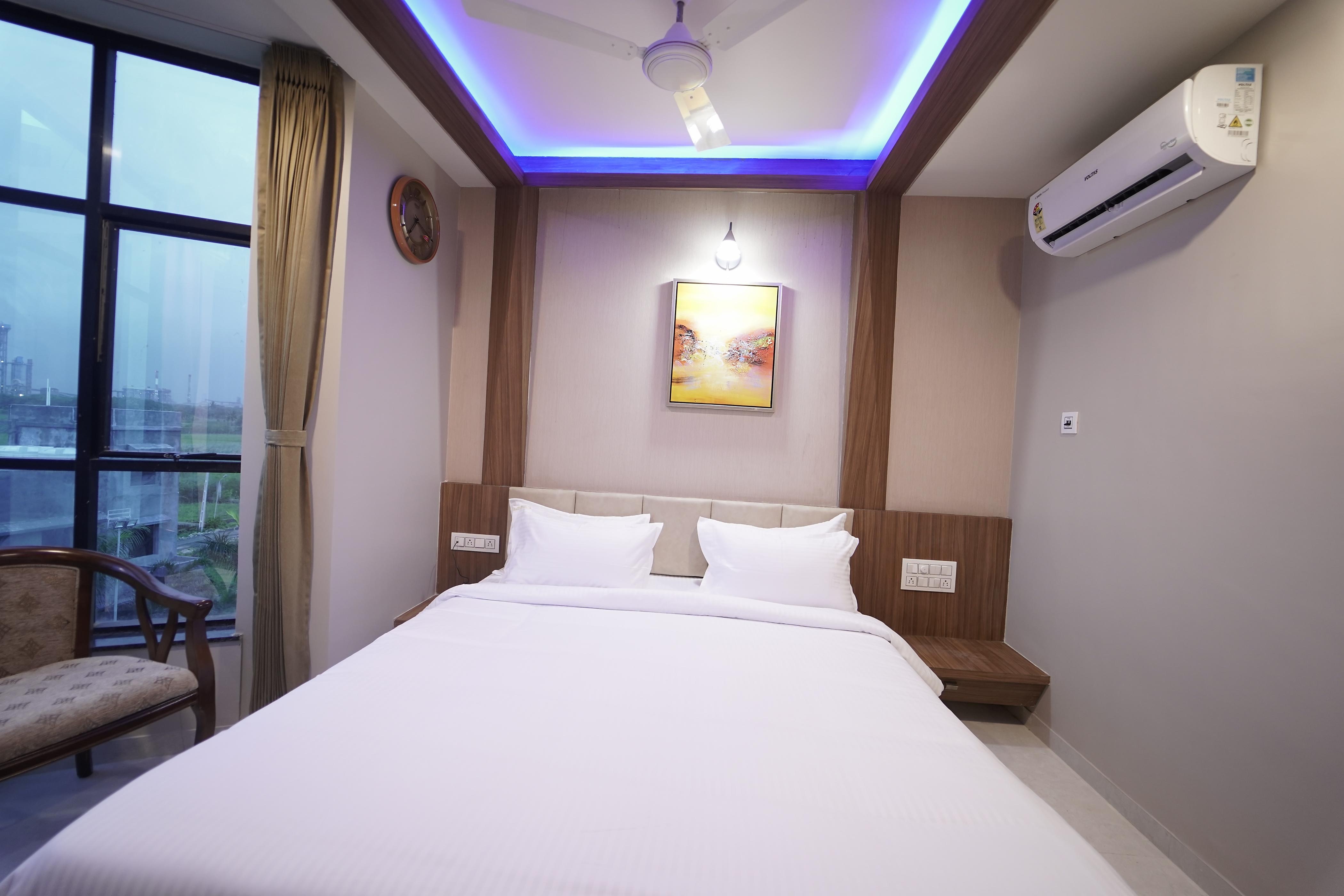 Hotel Sentosa Mansingh Inn - Tap to explore photos