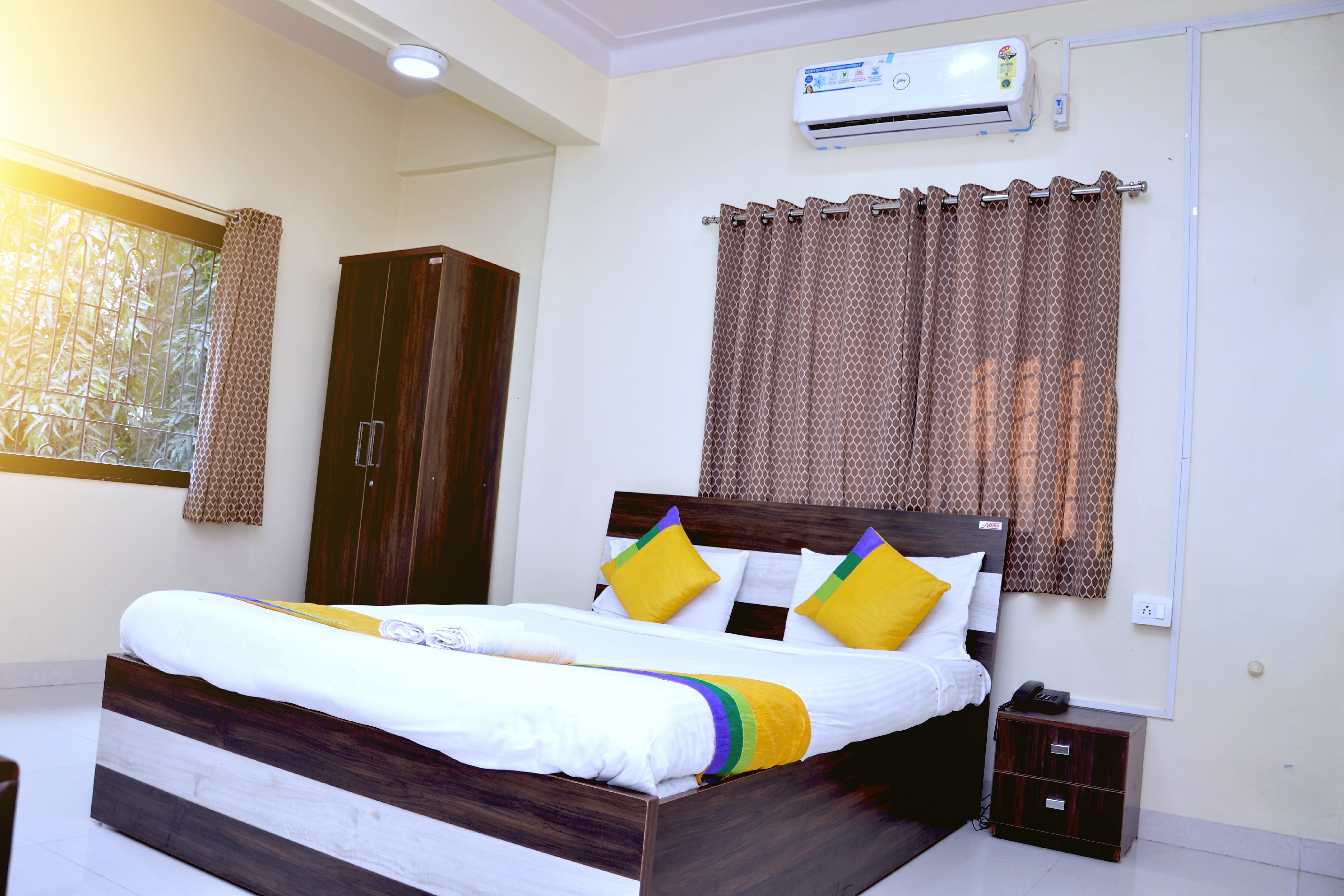 Hotel Bestow Inn Koregaon Park - Tap to explore photos