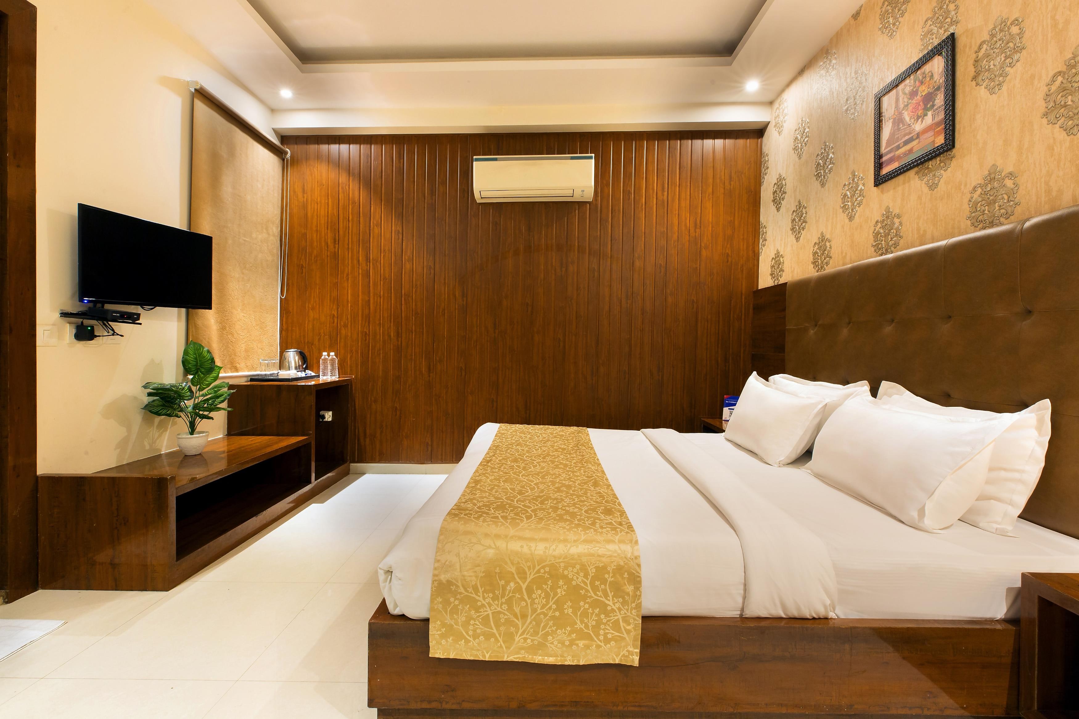WhitePod Luxury ,Delhi Airport - Tap to explore photos