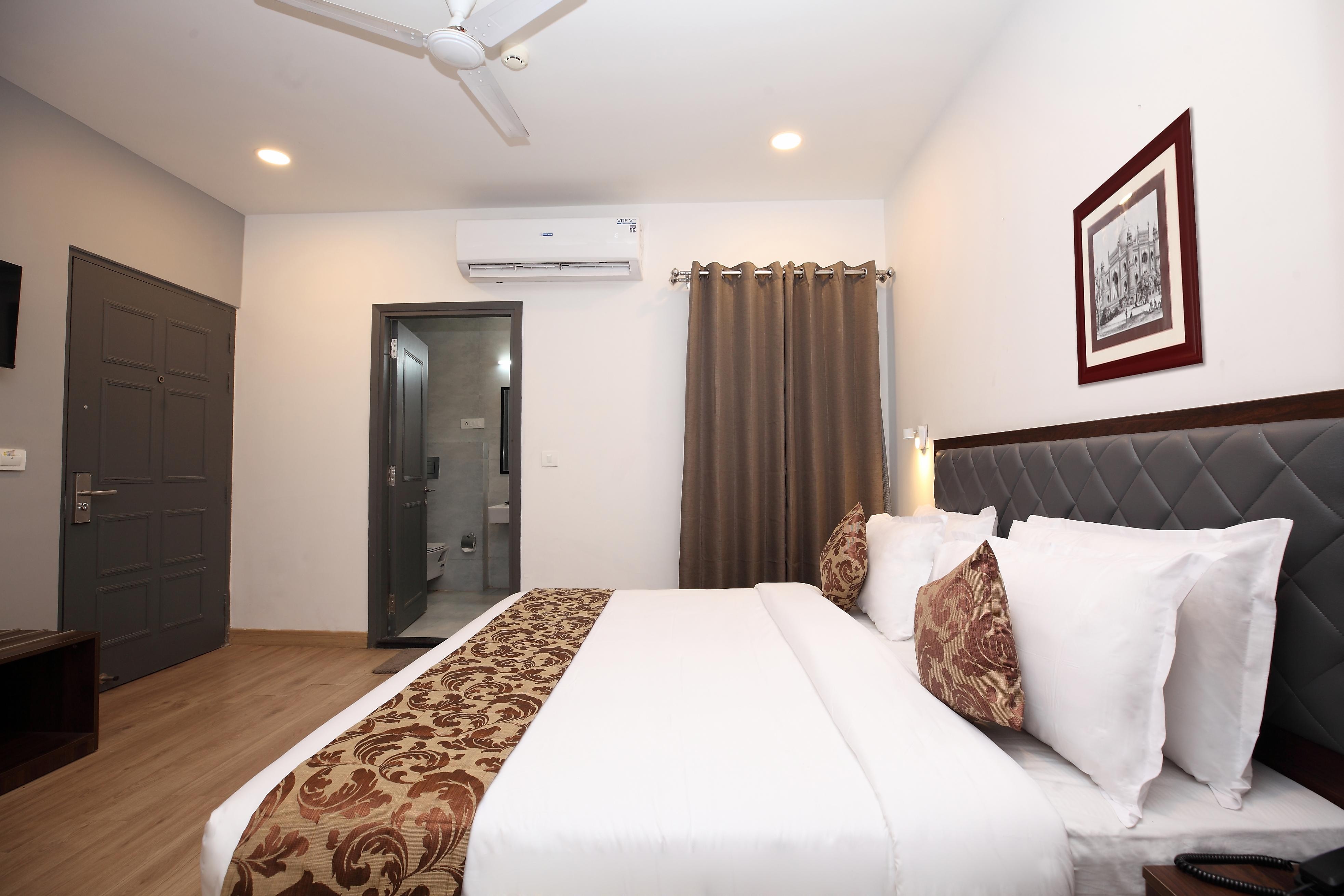 Click Hotel Transport Nagar - Tap to explore photos