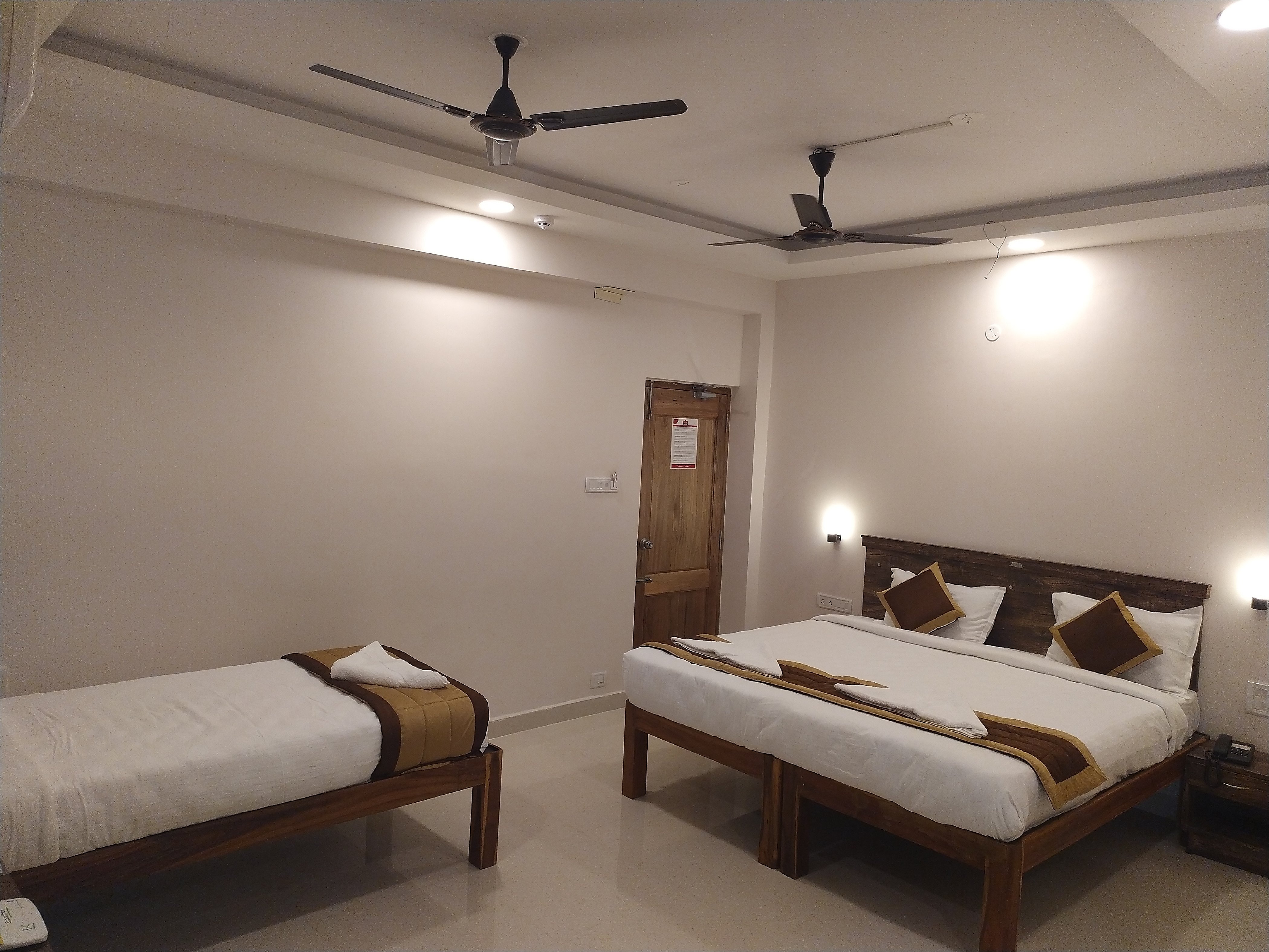 Hotel Rani and Rani Residency - Tap to explore photos