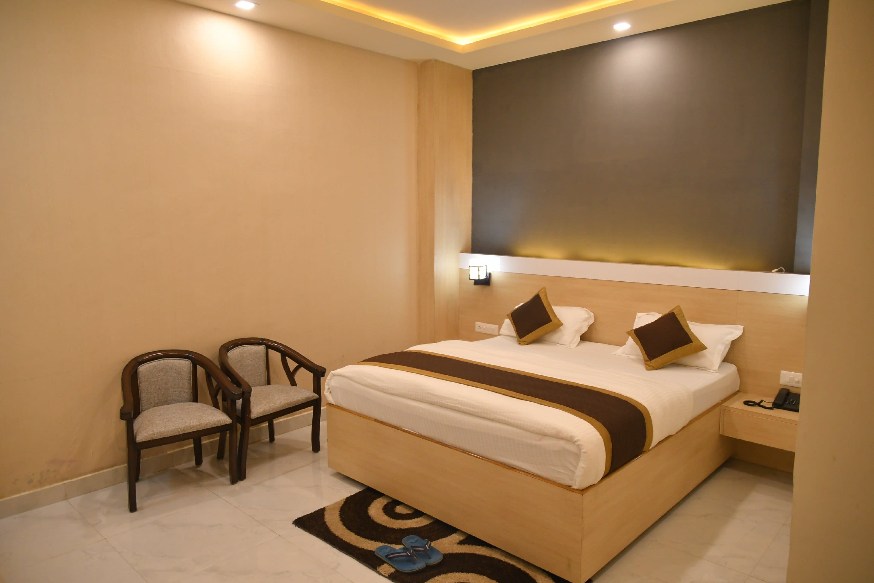 Hotel Karauli Inn - Tap to explore photos