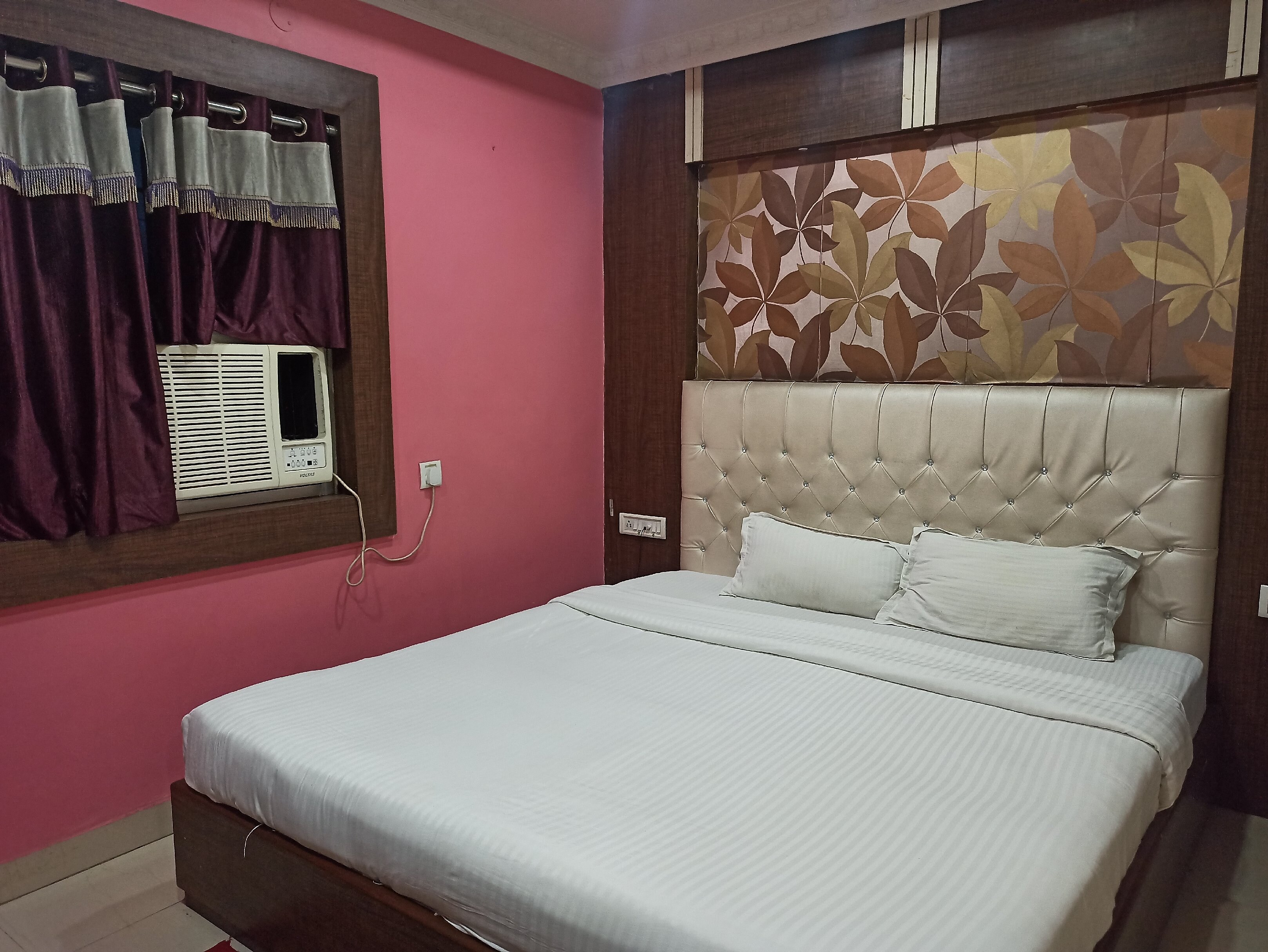 THE HANGOUT RESIDENCY INN - Tap to explore photos