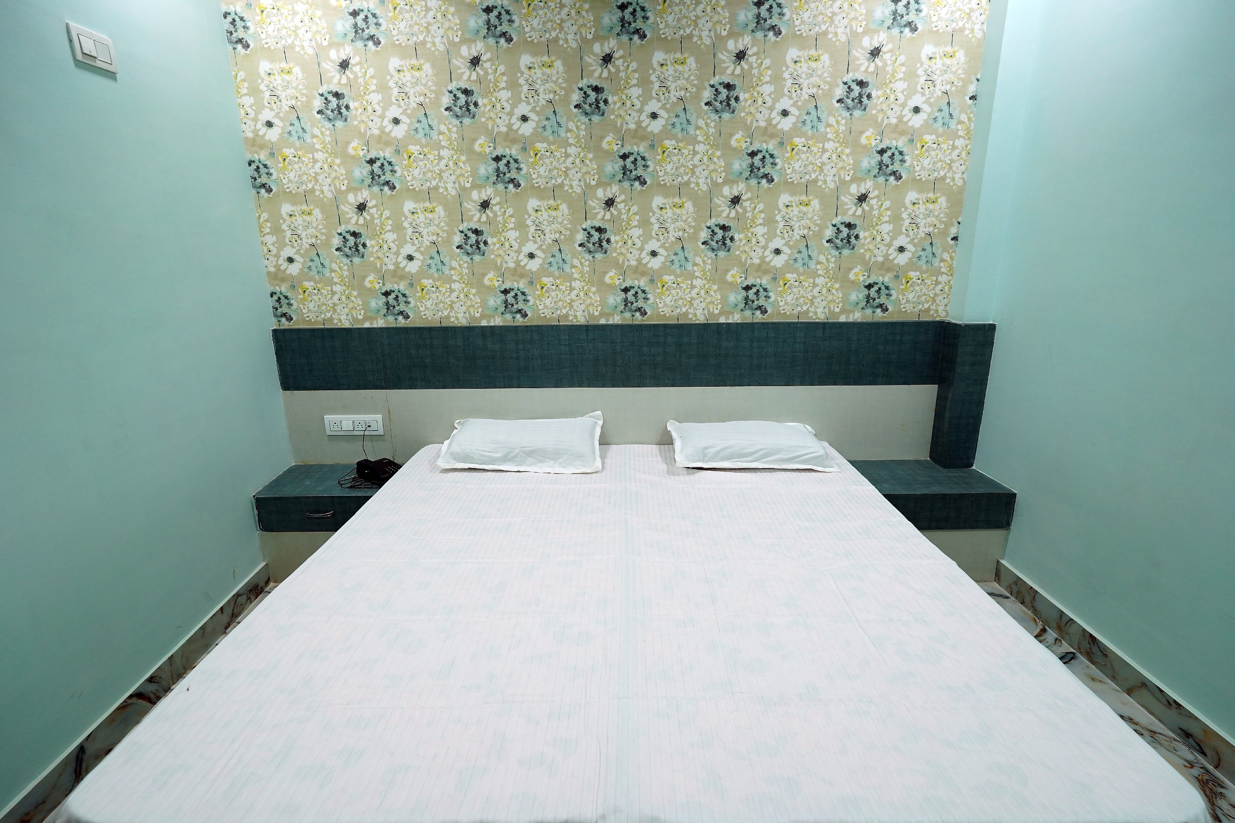 HOTEL ALISHAAN (30 Mtrs for Dargah) - Tap to explore photos